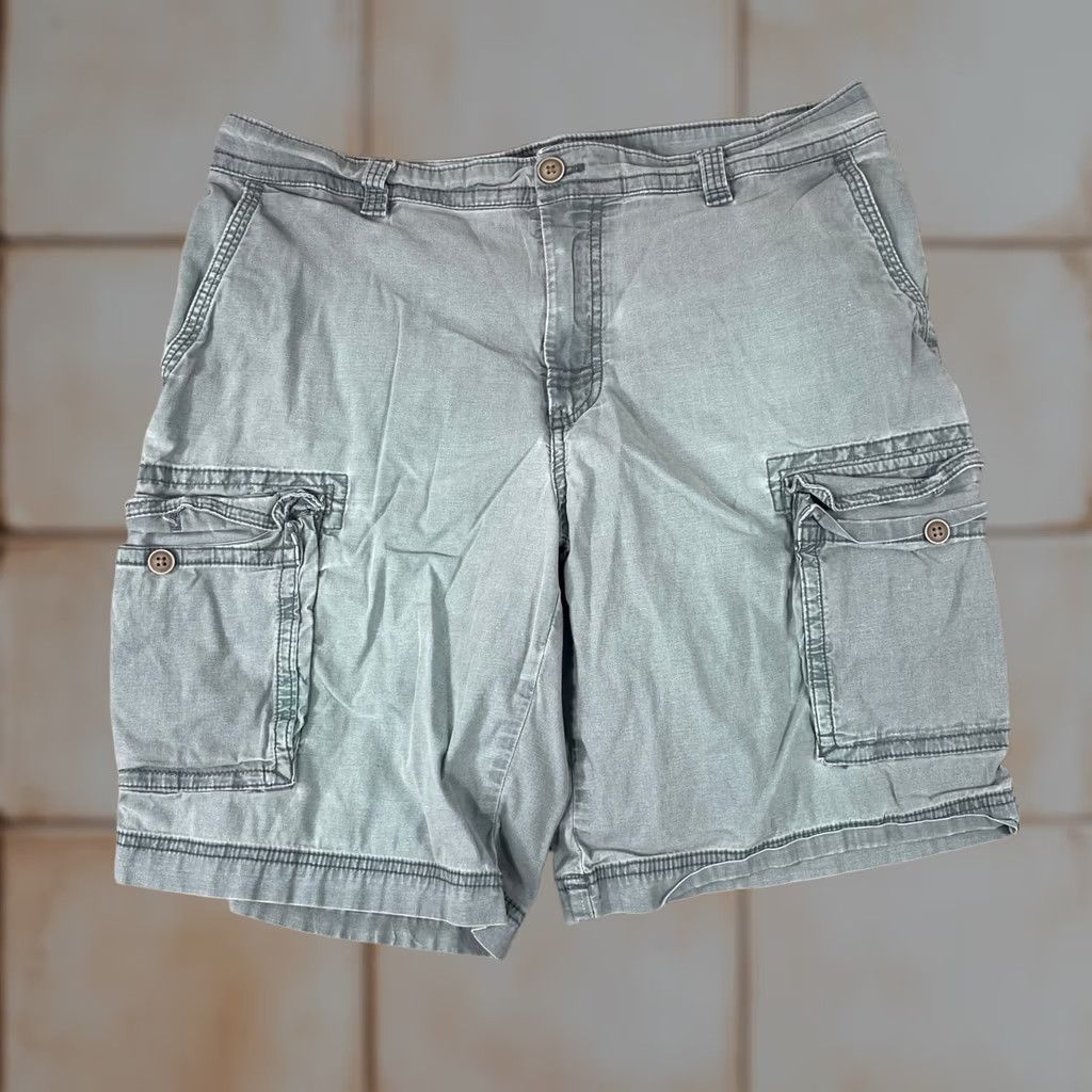 Vintage GH Bass Cargo Shorts Mens 34 Gray Cotton Blend Utility Pockets Hiking Outdoor Size US 34 / EU 50 - 1 Thumbnail