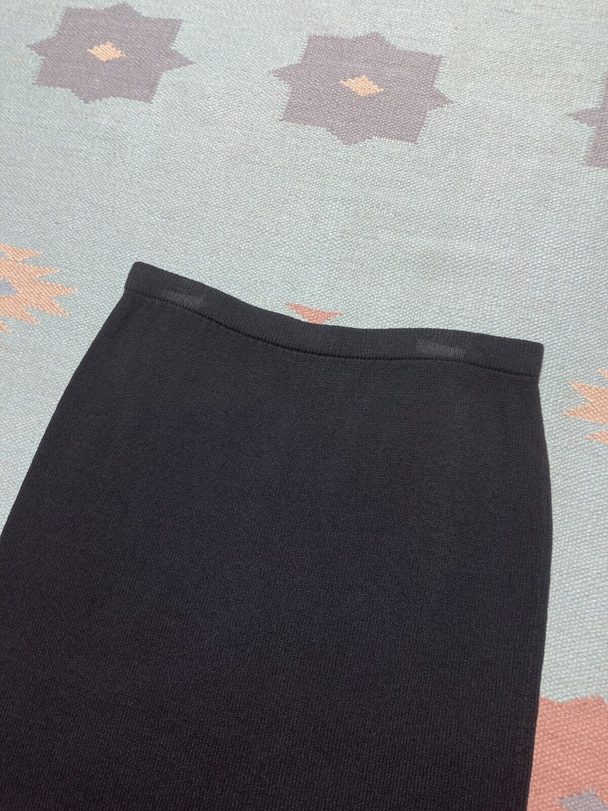 St. John St John Knit Pencil Skirt Santana wool knee length Size 4 Size 27" / US 4 / IT 40 - 2 Thumbnail