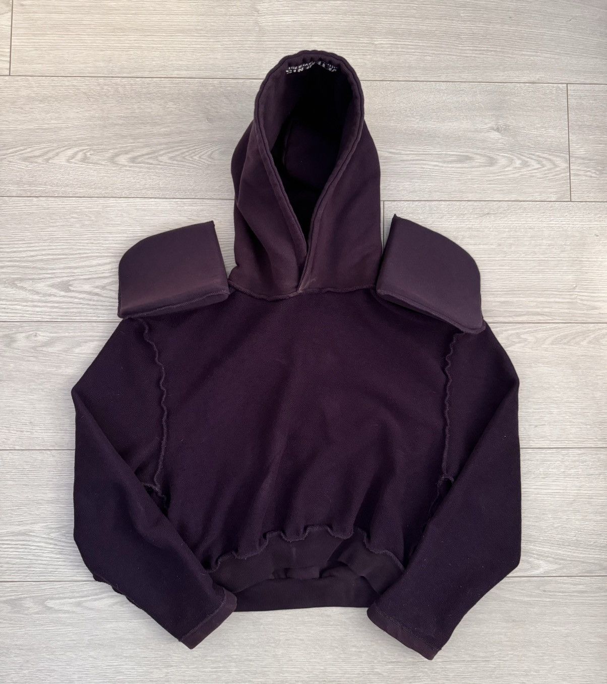 Vetements Vetements Sexual Fantasy Cropped Hoodie w/ Shoulder Pads Size XS / US 0-2 / IT 36-38 - 7 Thumbnail