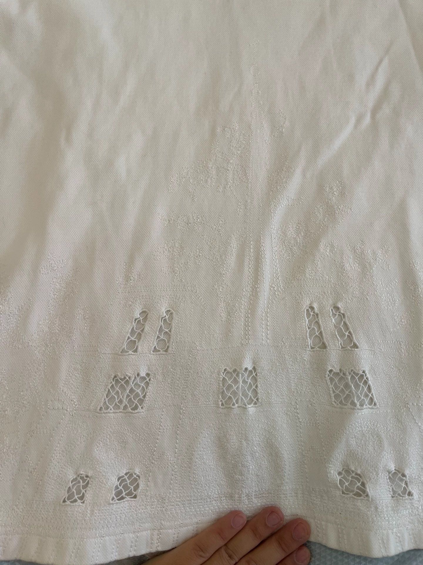Louis Vuitton LV Opera Cutout Embroidered Sleeve Outer Stitch L T-Shirt Size US L / EU 52-54 / 3 - 3 Thumbnail