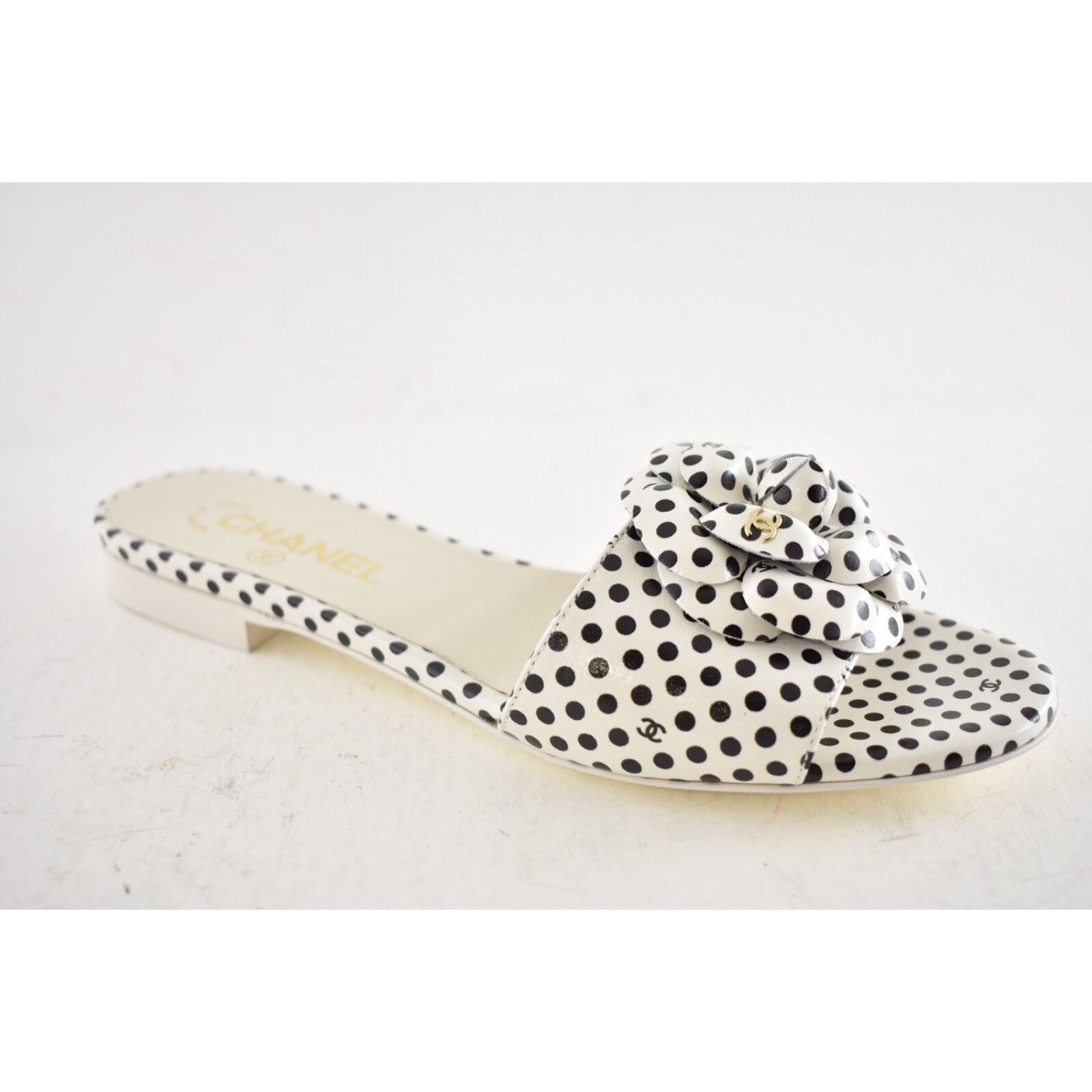 Chanel Chanel 24P Black White Camellia Flower Polka Dot CC Logo Size US 8 / IT 38 - 4 Thumbnail