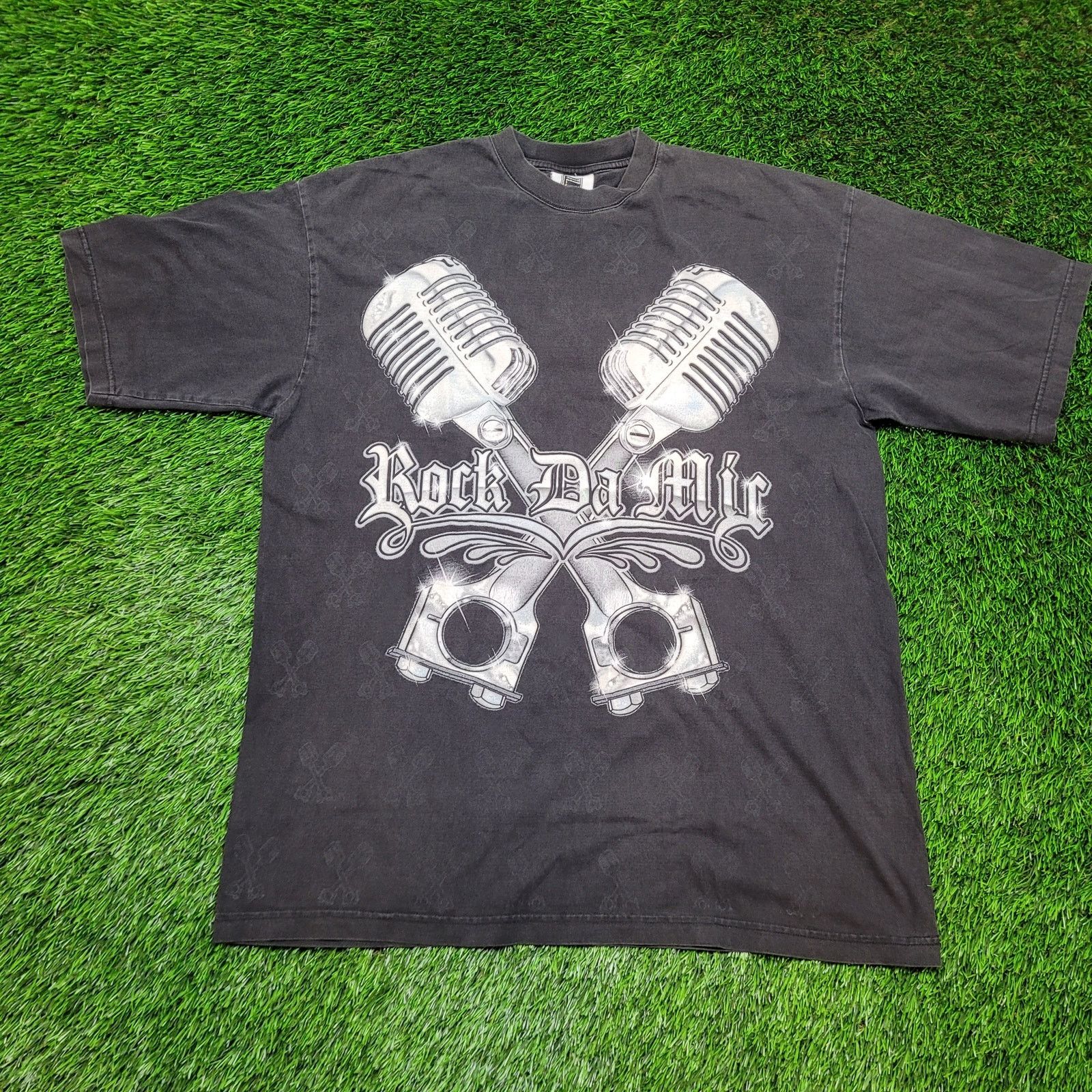 Vintage VTG Y2K Rock Da Mic The-Grind T-Shirt XL Drop Shoulder MMA Size US XL / EU 56 / 4 - 1 Thumbnail