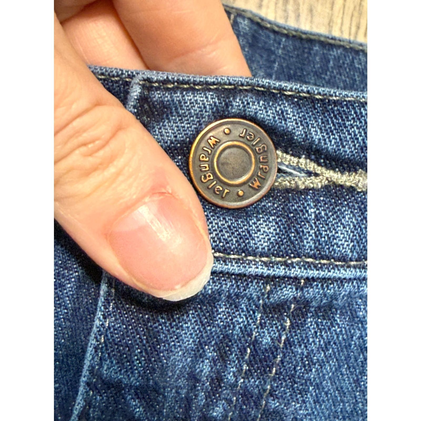 Wrangler Wrangler Jeans Men 36x34 Blue Denim Straight Leg 5-Pocket Pockets Regular Inseam 34in Modern Vintage: No Regular Fit Medium Wash Size US 36 / EU 52 - 4 Thumbnail
