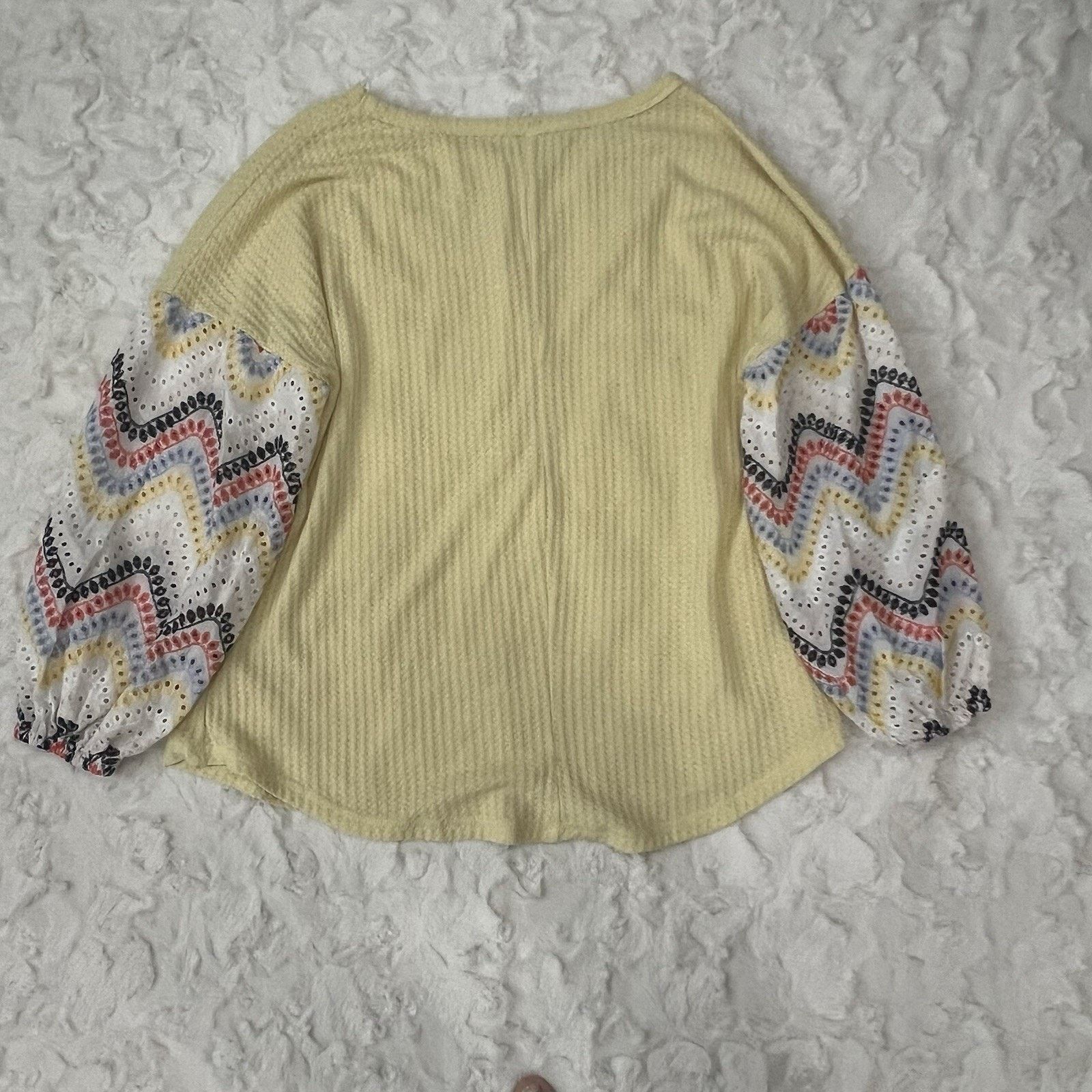 Other Women Yellow Pullover Blouse 3/4 Embroidered Sleeves Size L Size L / US 10 / IT 46 - 2 Thumbnail