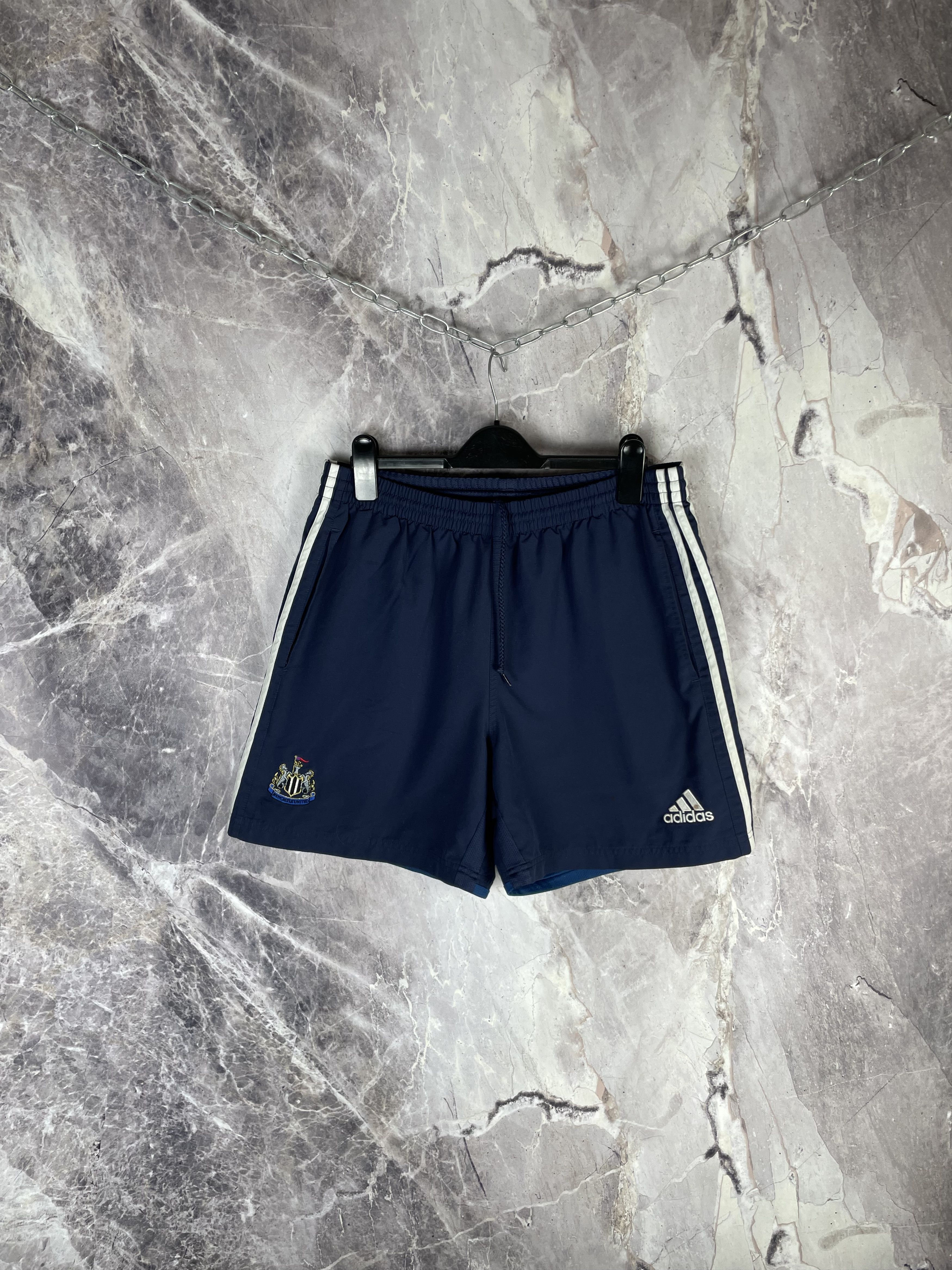 Adidas Adidas Vintage New Castle Shorts 90s Size US 32 / EU 48 - 1 Thumbnail