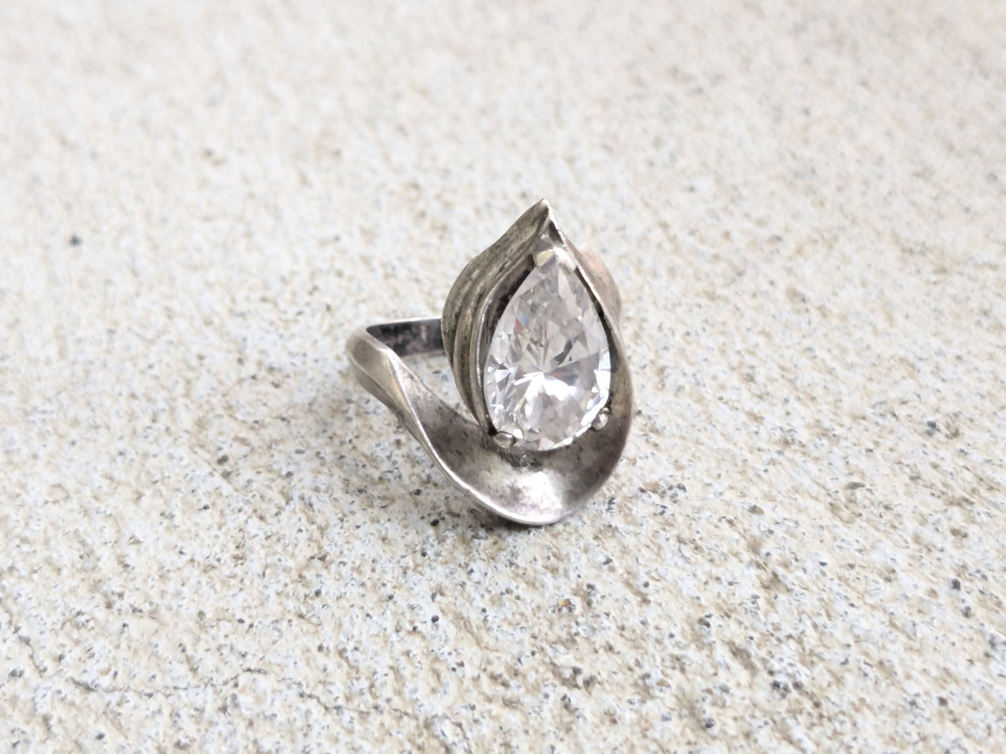 Vintage Vintage Sterling Silver Ring 7 CZ Teardrop Pear Modern Size ONE SIZE - 1 Thumbnail