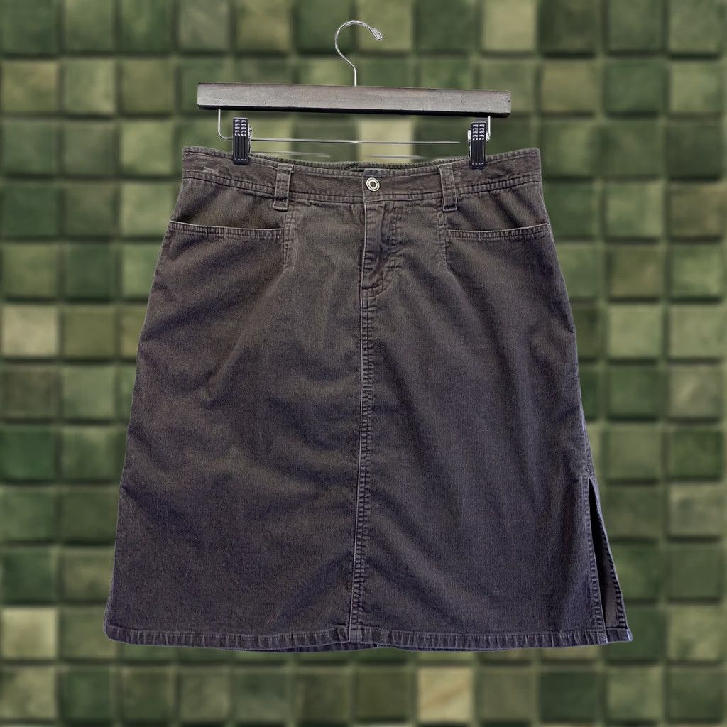 The North Face The North Face Weathered Brown Corduroy Stretch Skirt Womens Size 8-6497 Size 30" / US 8 / IT 44 - 1 Thumbnail
