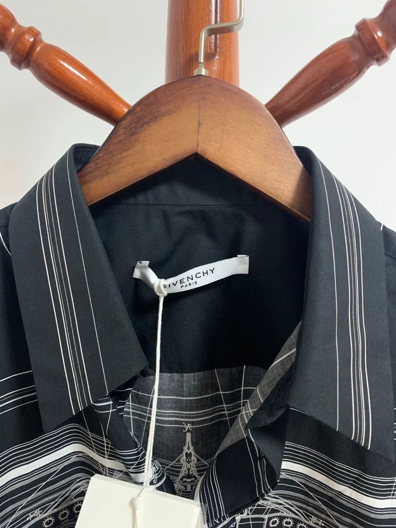 Givenchy Givenchy Size 40Cobra Shirt 2506-Nextarrow Size US XL / EU 56 / 4 - 3 Thumbnail