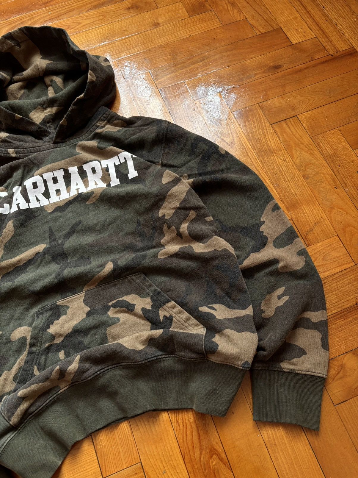 Carhartt Vintage Streetwear Carhartt Big Logo Camo Hoodie Size US S / EU 44-46 / 1 - 6 Thumbnail