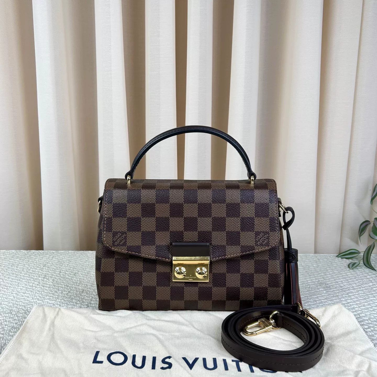 Louis Vuitton Pre-loved Bag Very good condition Size ONE SIZE - 1 Thumbnail