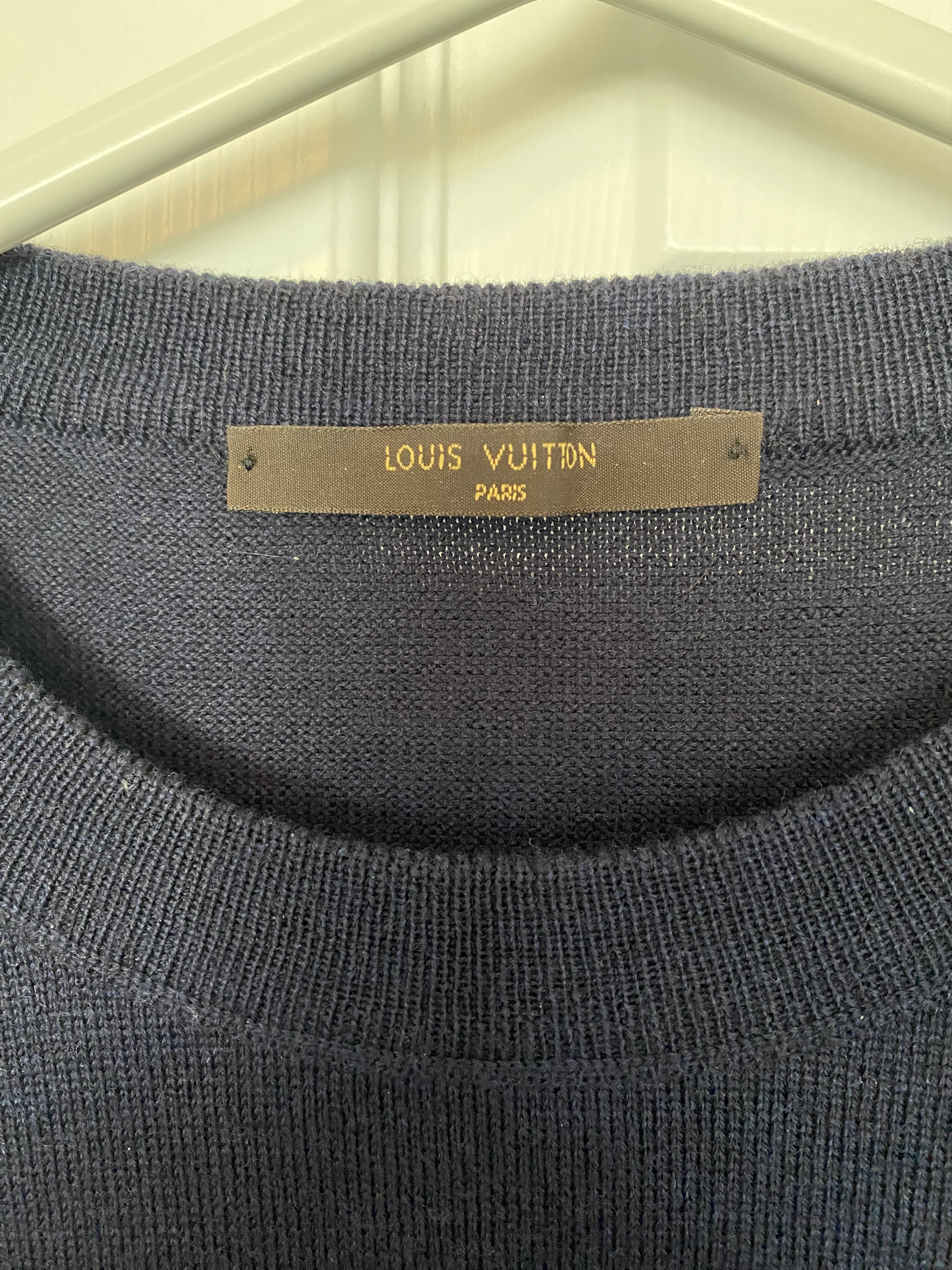 Louis Vuitton Louis Vuitton Oversized "LV" Logo Crewneck Sweater Size US S / EU 44-46 / 1 - 2 Thumbnail