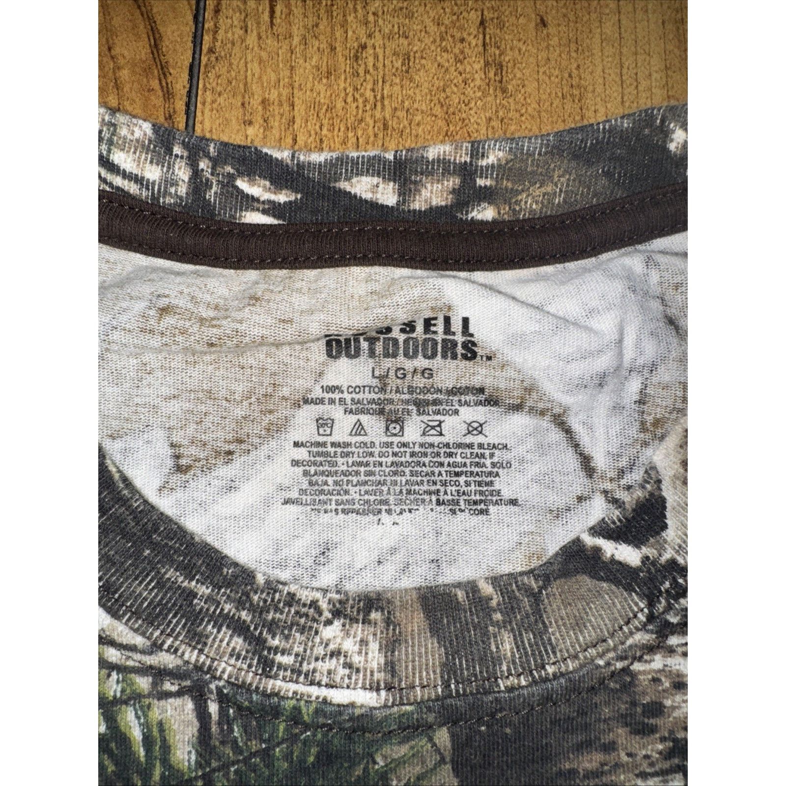 Band Tees × Realtree × Vintage Russell Outdoors Realtree Camo T-Shirt L Cowboy Pillows Size US L / EU 52-54 / 3 - 4 Thumbnail