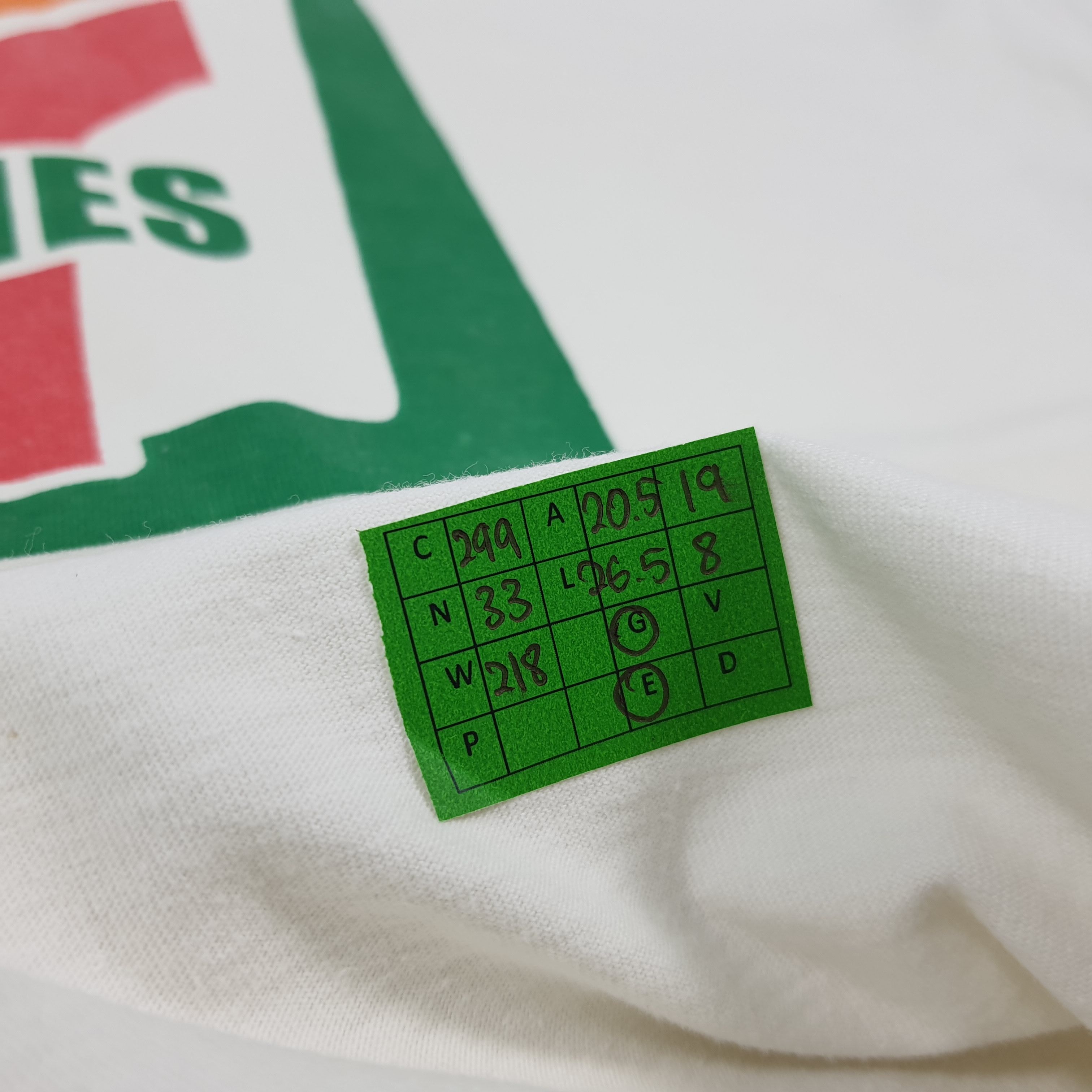 Japanese Brand 7 Eleven Parody 7 Inches LIMP Graphic Tee C299N33 Size US M / EU 48-50 / 2 - 3 Thumbnail