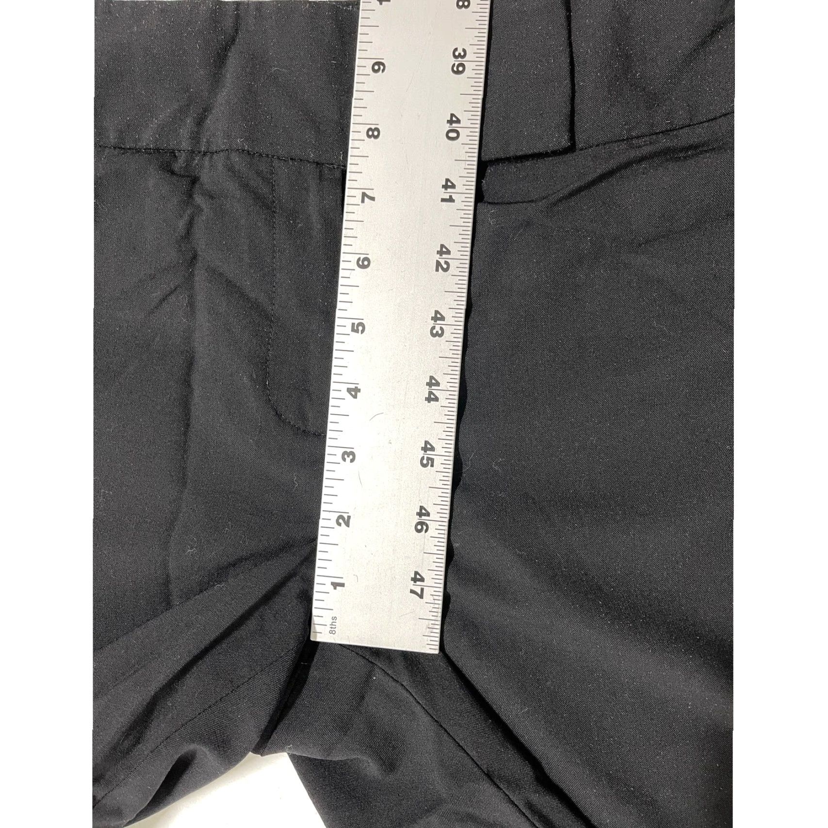 Elie Tahari Elie Tahari Dress Pants Women Size 6 Black Wool Blend Mid Rise Office Pants Straight Front Flat Front 29.5 Inseam Regular Rise Vintage? No Size 28" / US 6 / IT 42 - 5 Thumbnail