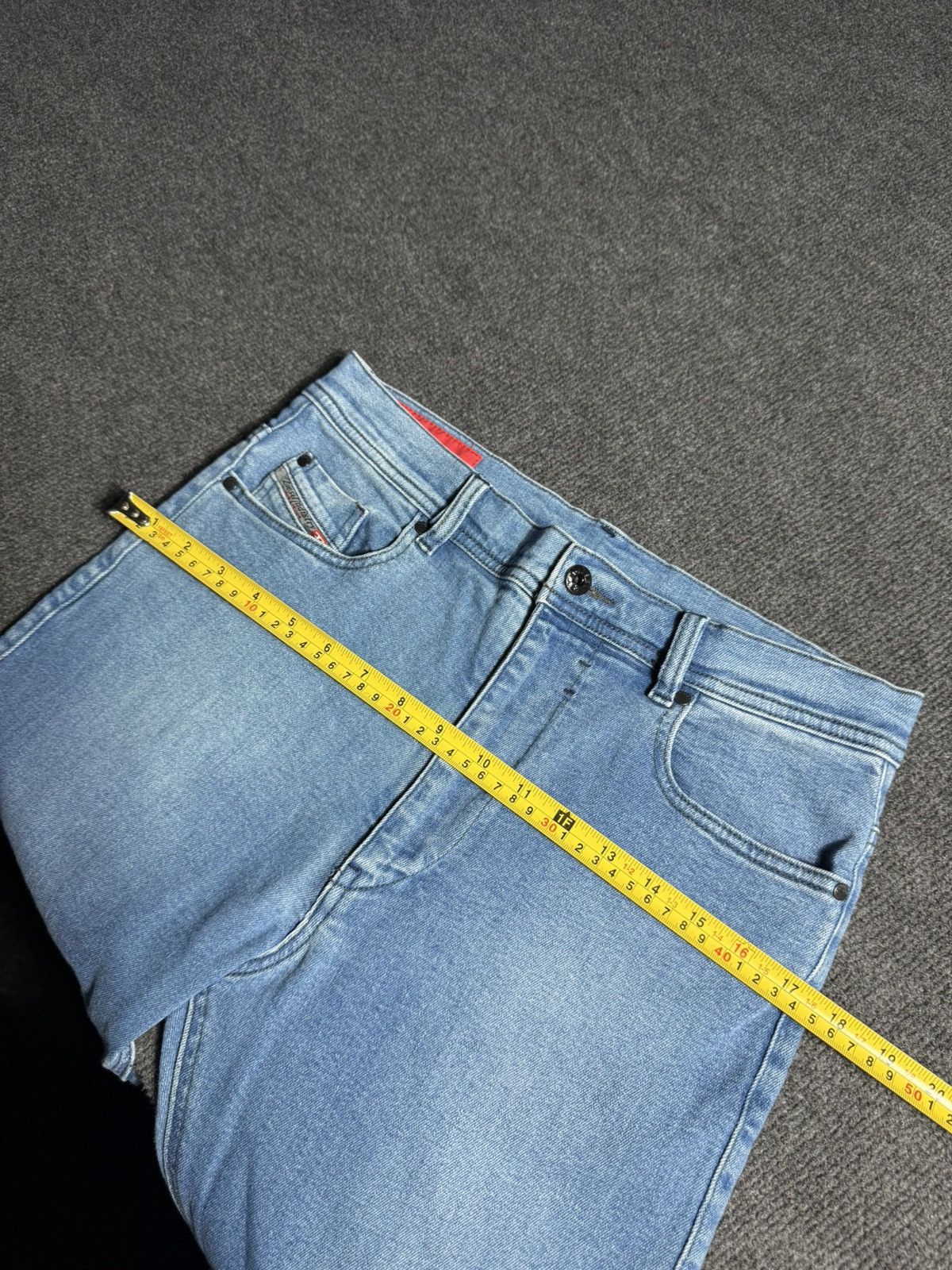Diesel Luxury Diesel 00s Cropped Jeans Light Wash Distressed Denim Size 26" / US 2 / IT 38 - 24 Thumbnail
