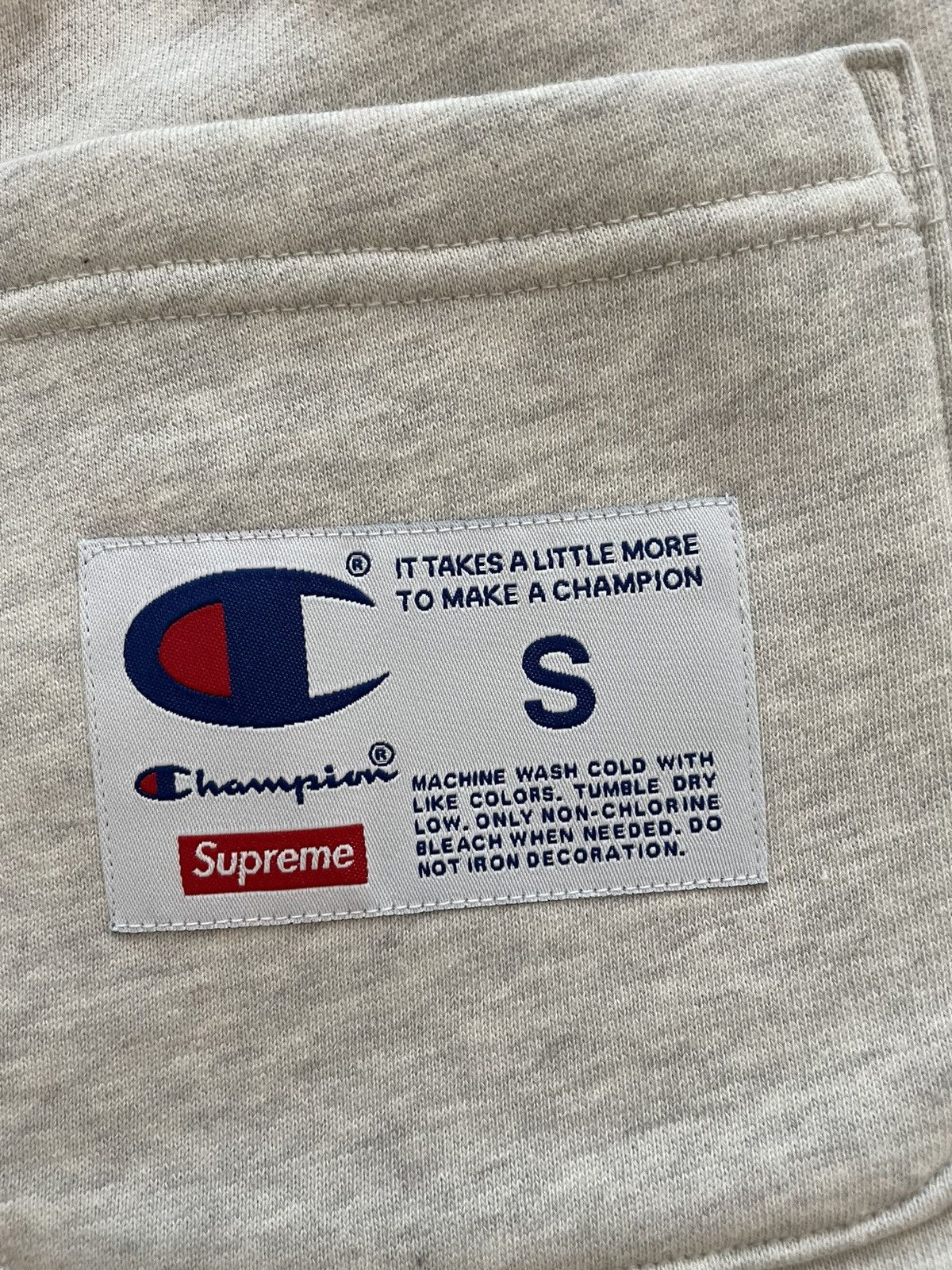 Champion × Supreme Supreme x Champion - Sweatshorts Shorts Size US 30 / EU 46 - 6 Thumbnail