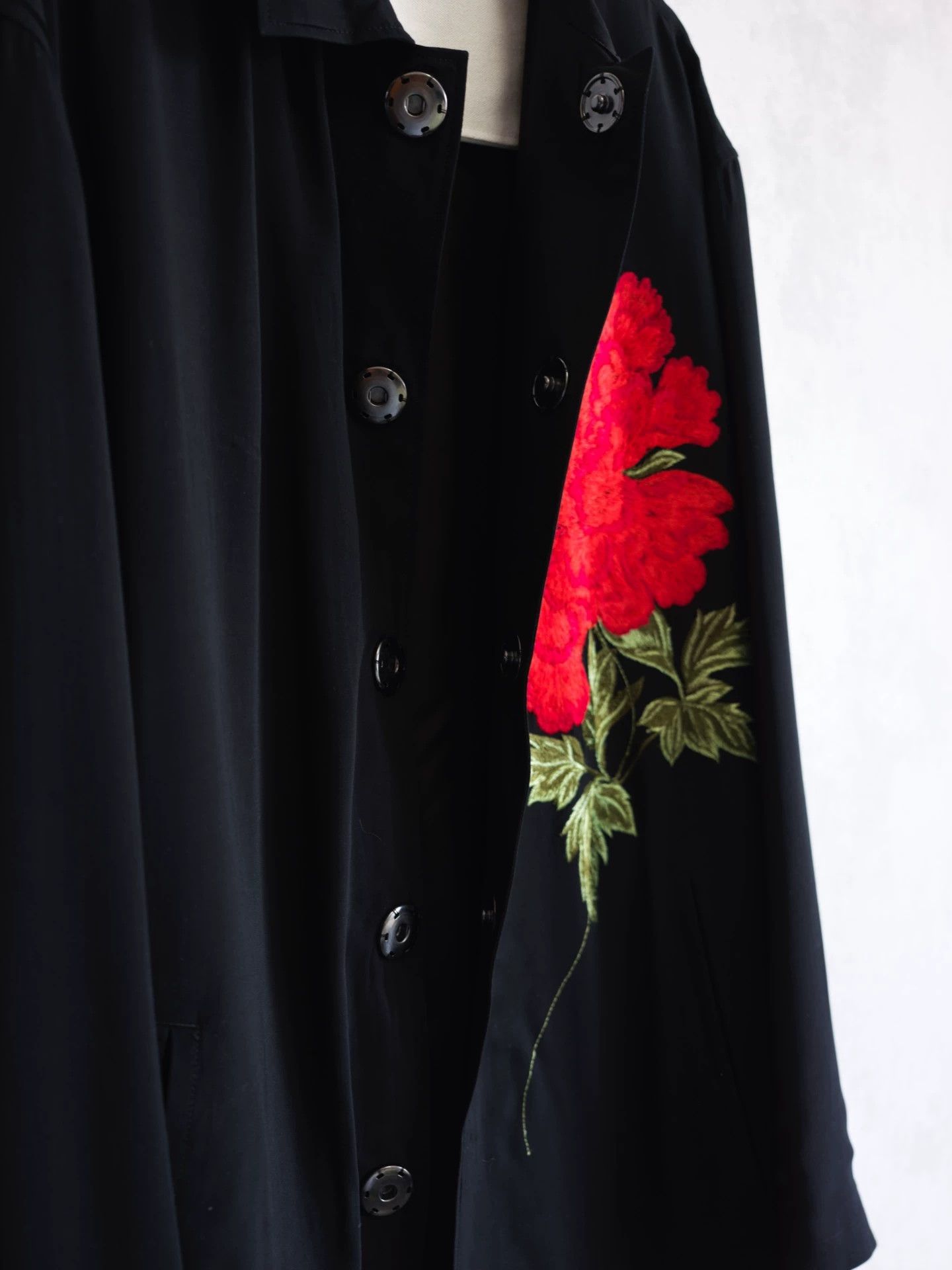 Yohji Yamamoto Yohji Yamamoto 96SS Peony Embroidered Jacket Size US S / EU 44-46 / 1 - 2 Thumbnail