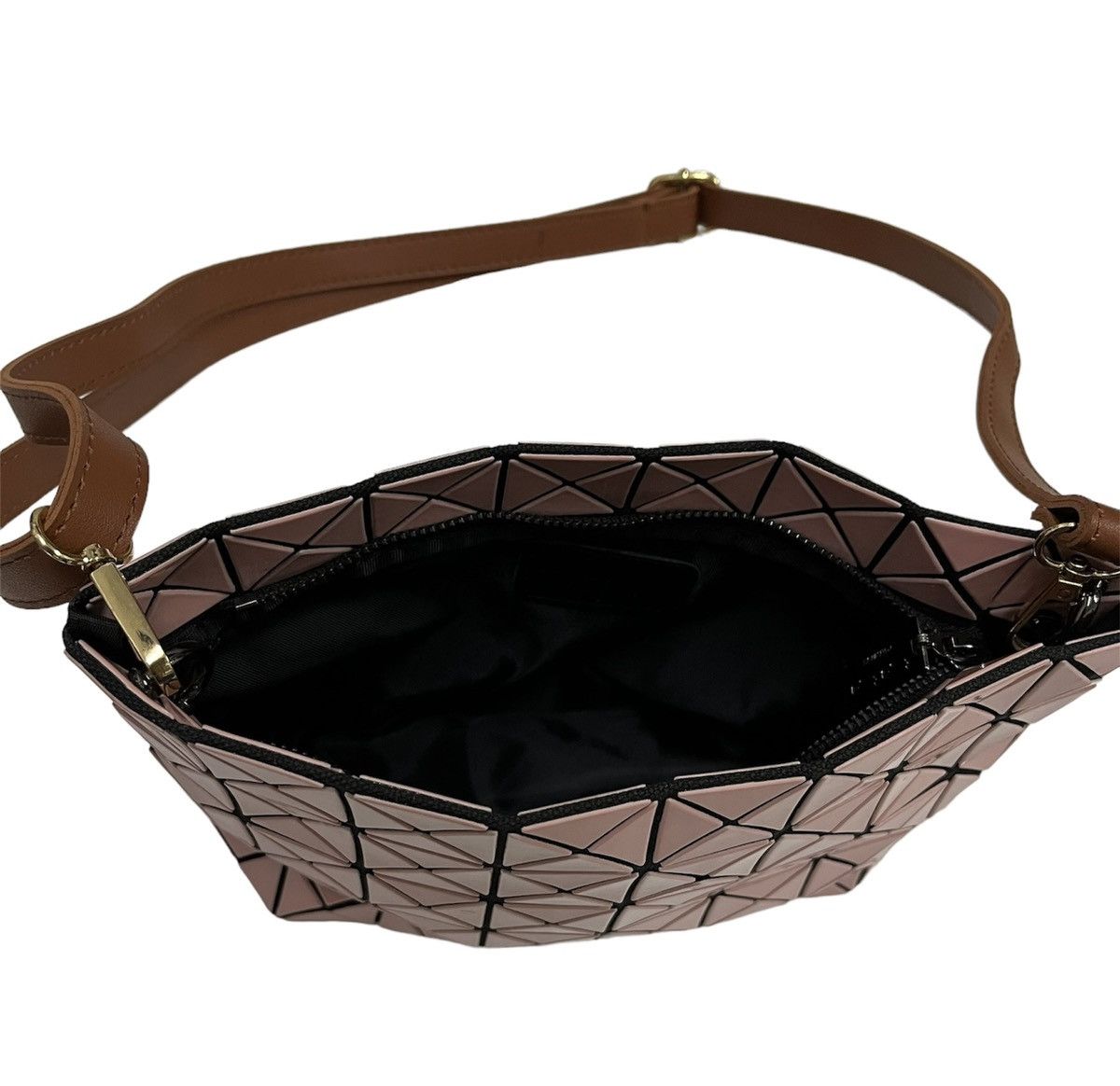 Issey Miyake BAO BAO ISSEY MIYAKE PINK GEOMETRIC JAPANESE BRAND SLING BAG Size ONE SIZE - 9 Thumbnail