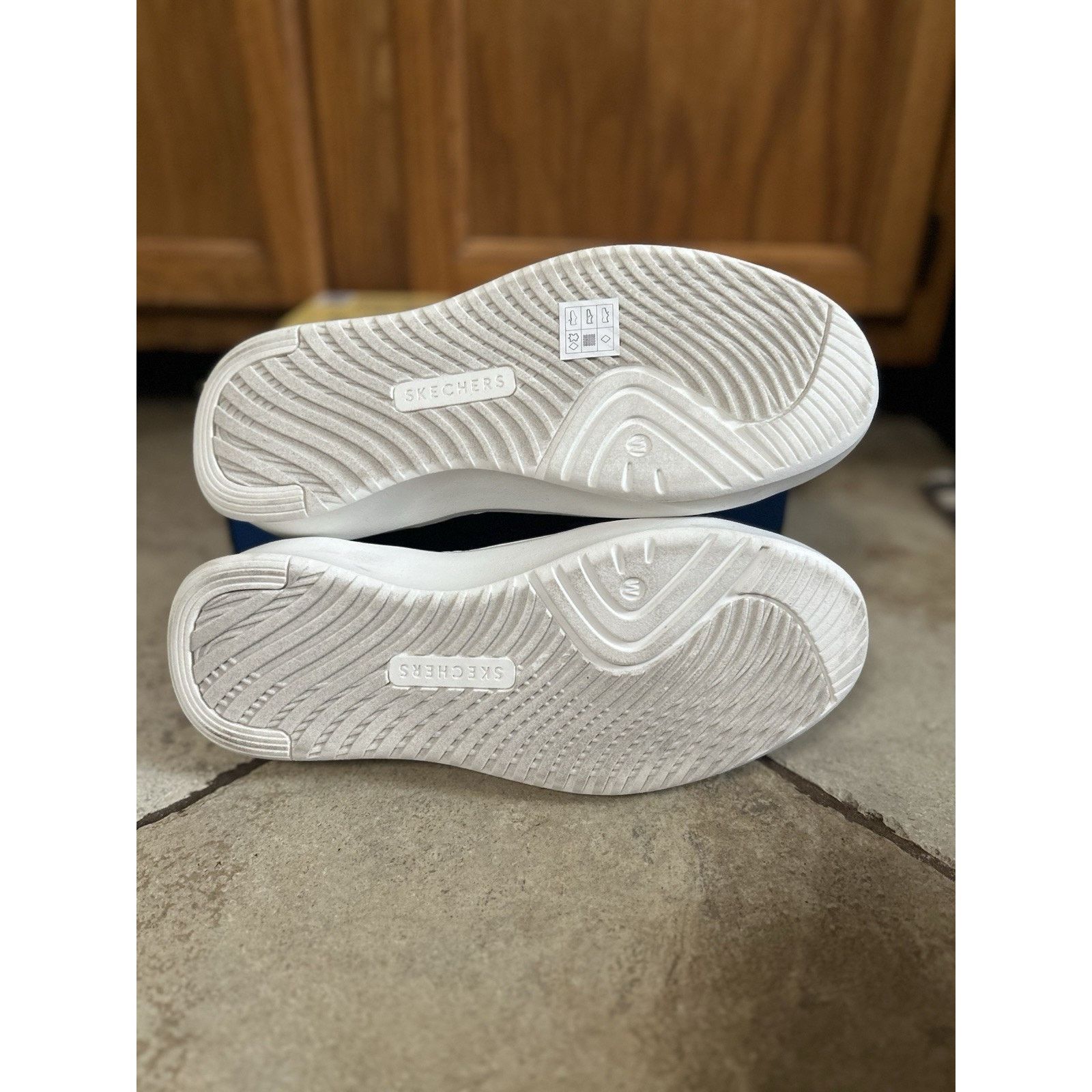 SKECHERS Men SKECHERS Court Break Double Vented Slip-Ins Sz 9W NIB Size US 9 / EU 42 - 3 Thumbnail