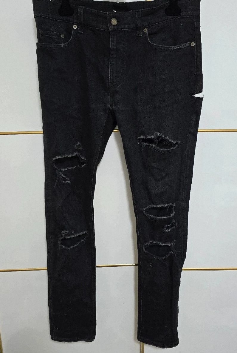 Saint Laurent Paris Saint Laurent Paris17 Spring/Summer Black Sabotage Jeans 2 Size US 32 / EU 48 - 1 Thumbnail