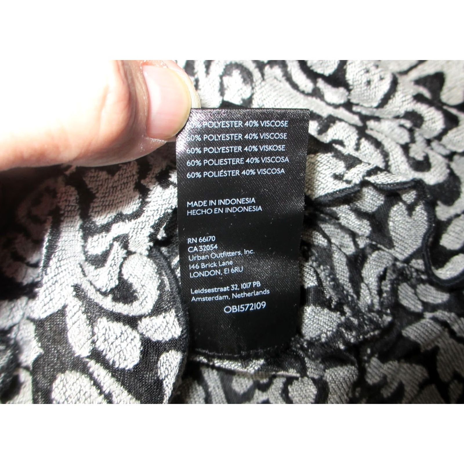Anthropologie Anthropologie Blouse Top Women Small Black White Floral Cropped Jacquard Peasant Shirt Size S / US 4 / IT 40 - 4 Thumbnail