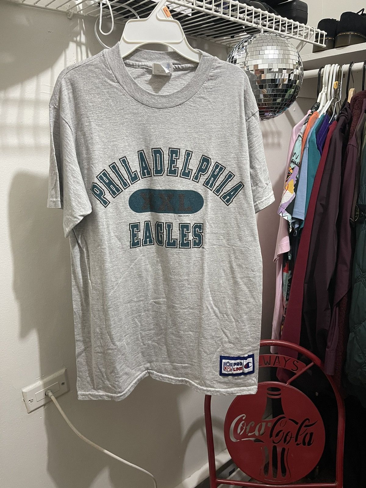 Vintage 90s Philadelphia Eagles Big Graphic T-Shirt Size Large Made in USA  NFL