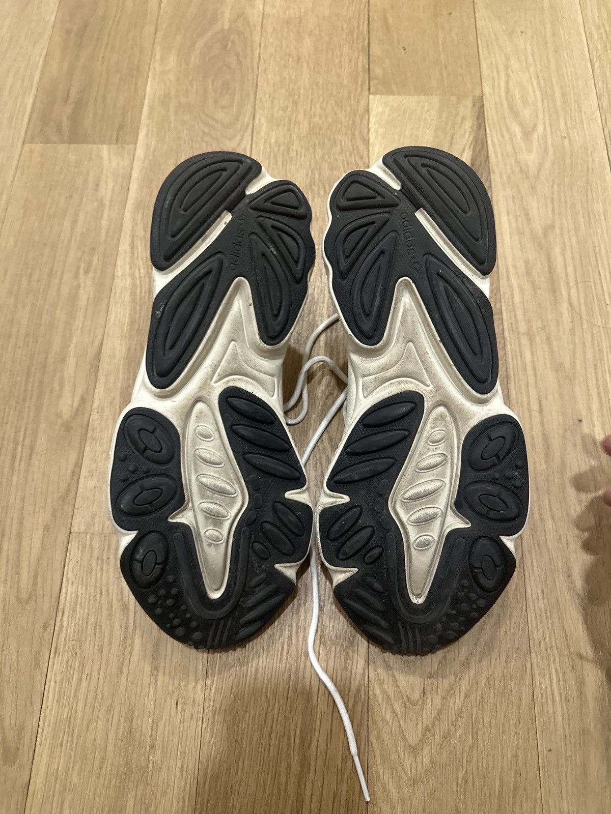 Adidas Adidas ozweego Size US 8.5 / EU 41-42 - 3 Thumbnail