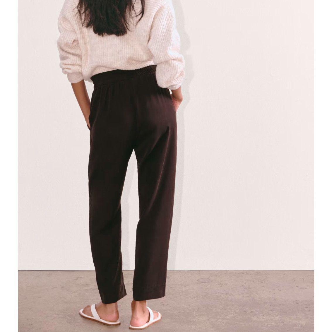 Everlane NWOT Everlane The Tapered Pant Butterlite Black Size Small Size 28" / US 6 / IT 42 - 3 Thumbnail