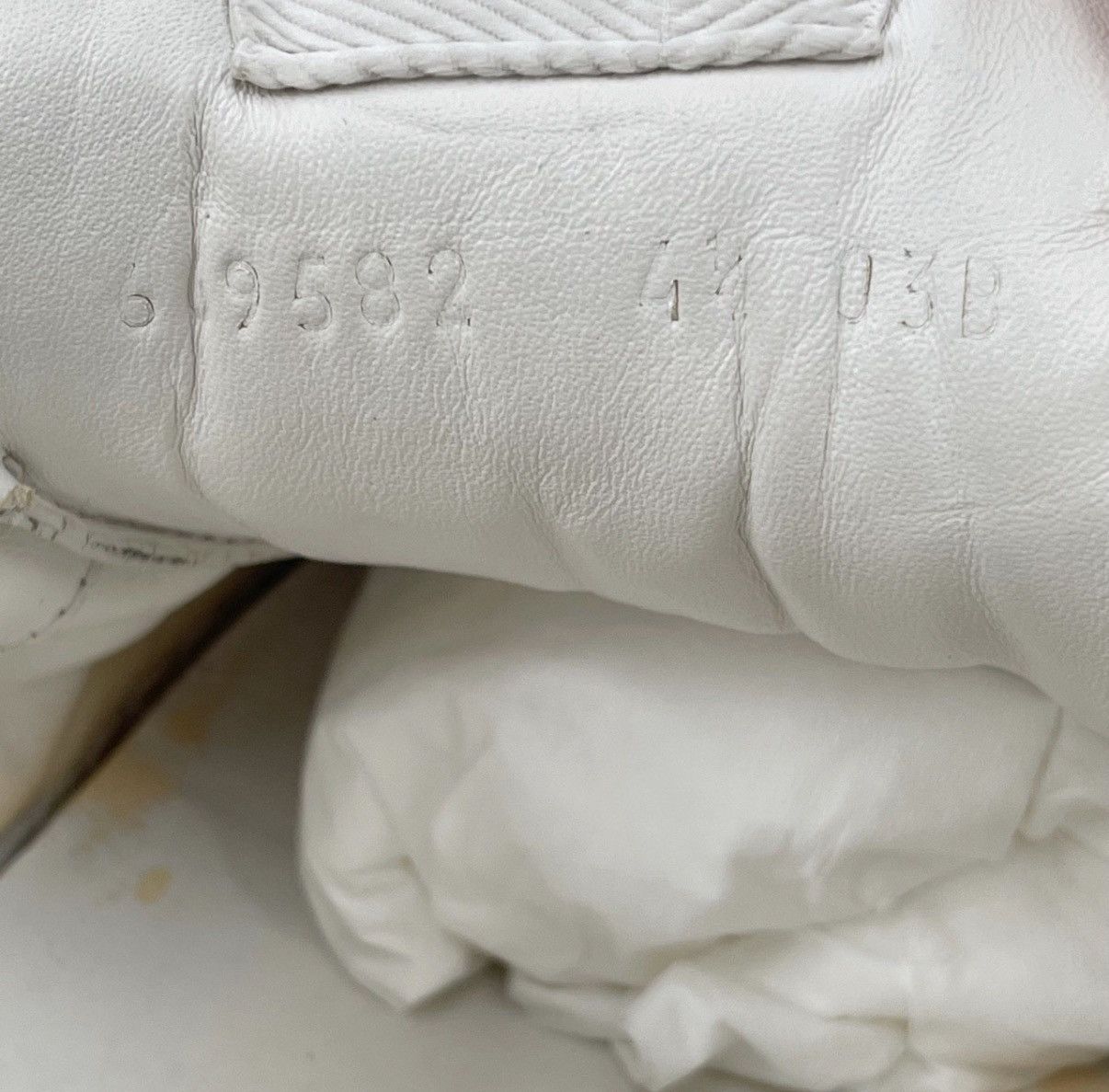 Gucci Gucci/White GG Embossed Cookie Sneakers K12 Size US 8.5 / IT 38.5 - 5 Thumbnail