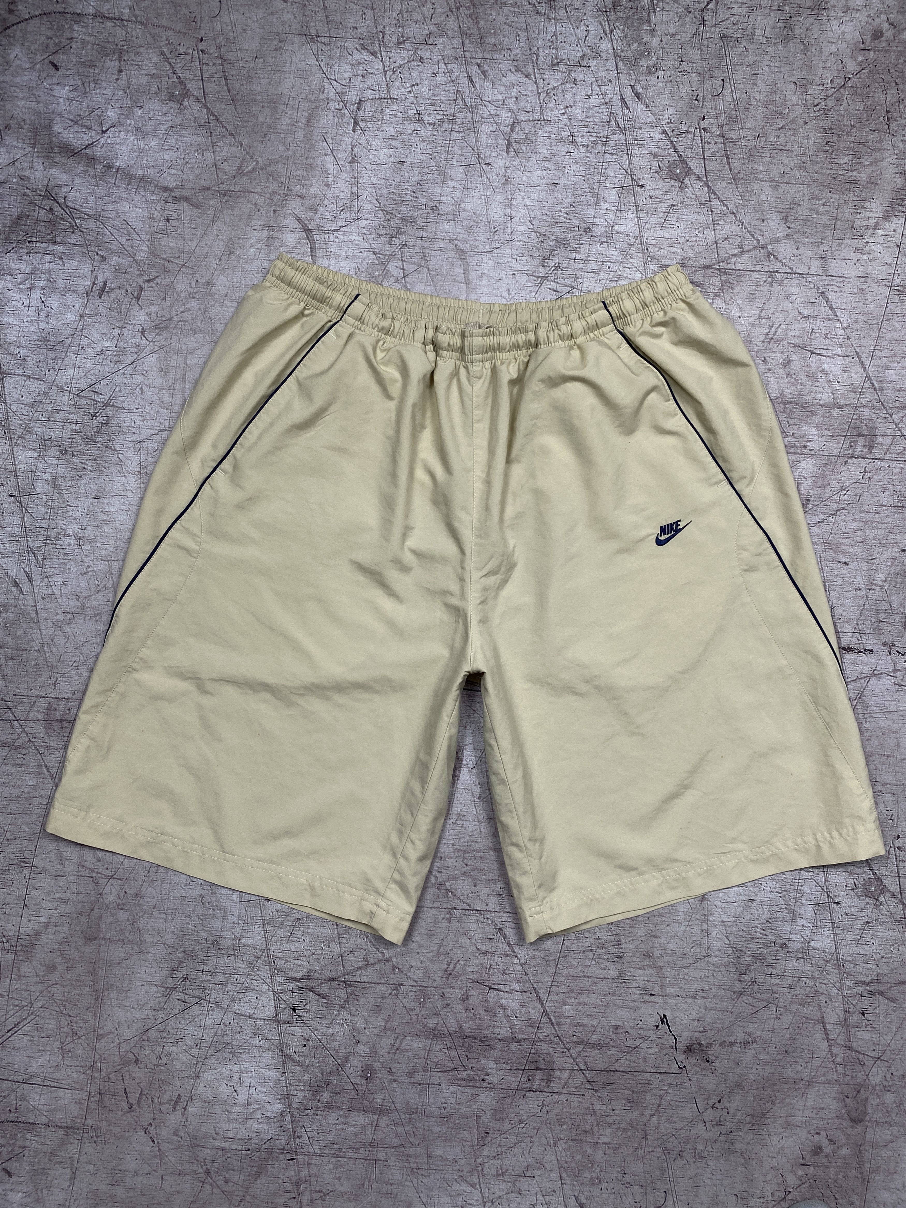 Nike Nike Vintage Mens Nylon Shorts Y2K Size US 36 / EU 52 - 1 Thumbnail