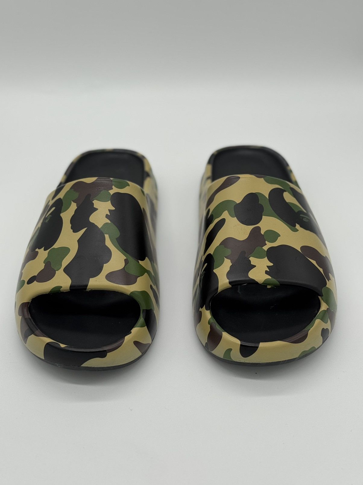 Bape Bape 1st camo slides yellow camo Size US 10 / EU 43 - 2 Thumbnail