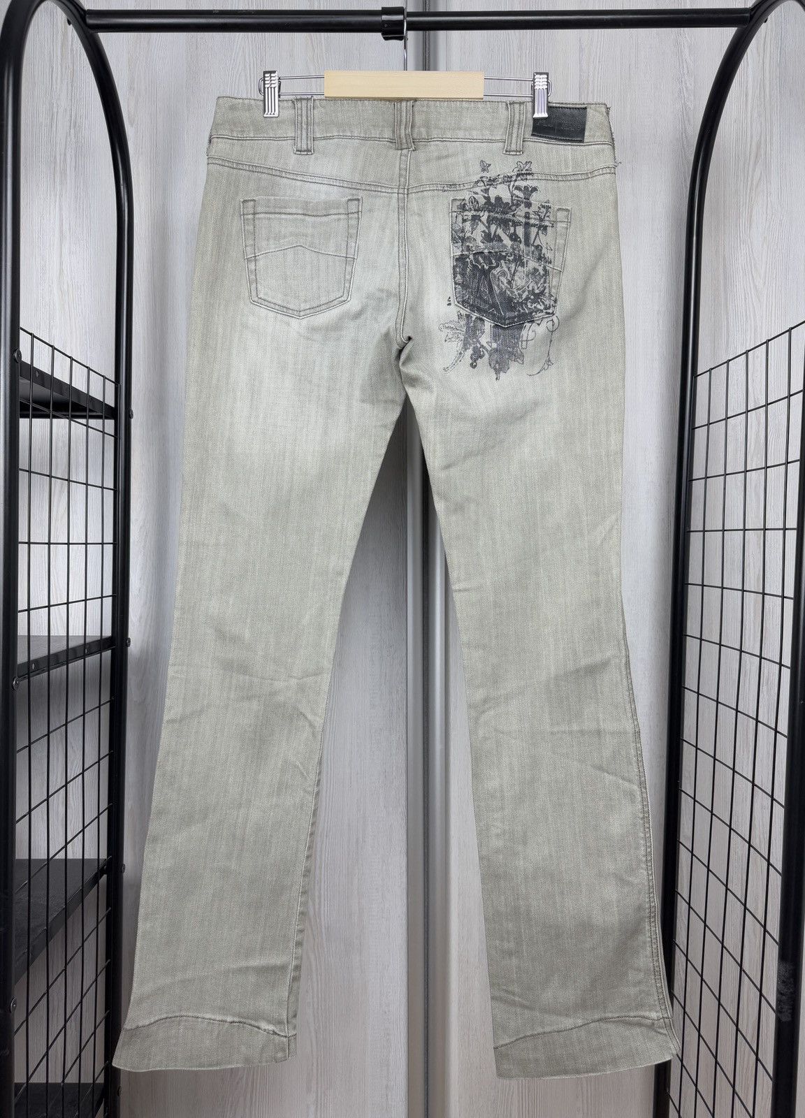 Armani Armani Jeans Vintage Baggy Backprint Flared Grey Denim Pants Size 34" / US 12 / IT 48 - 1 Thumbnail
