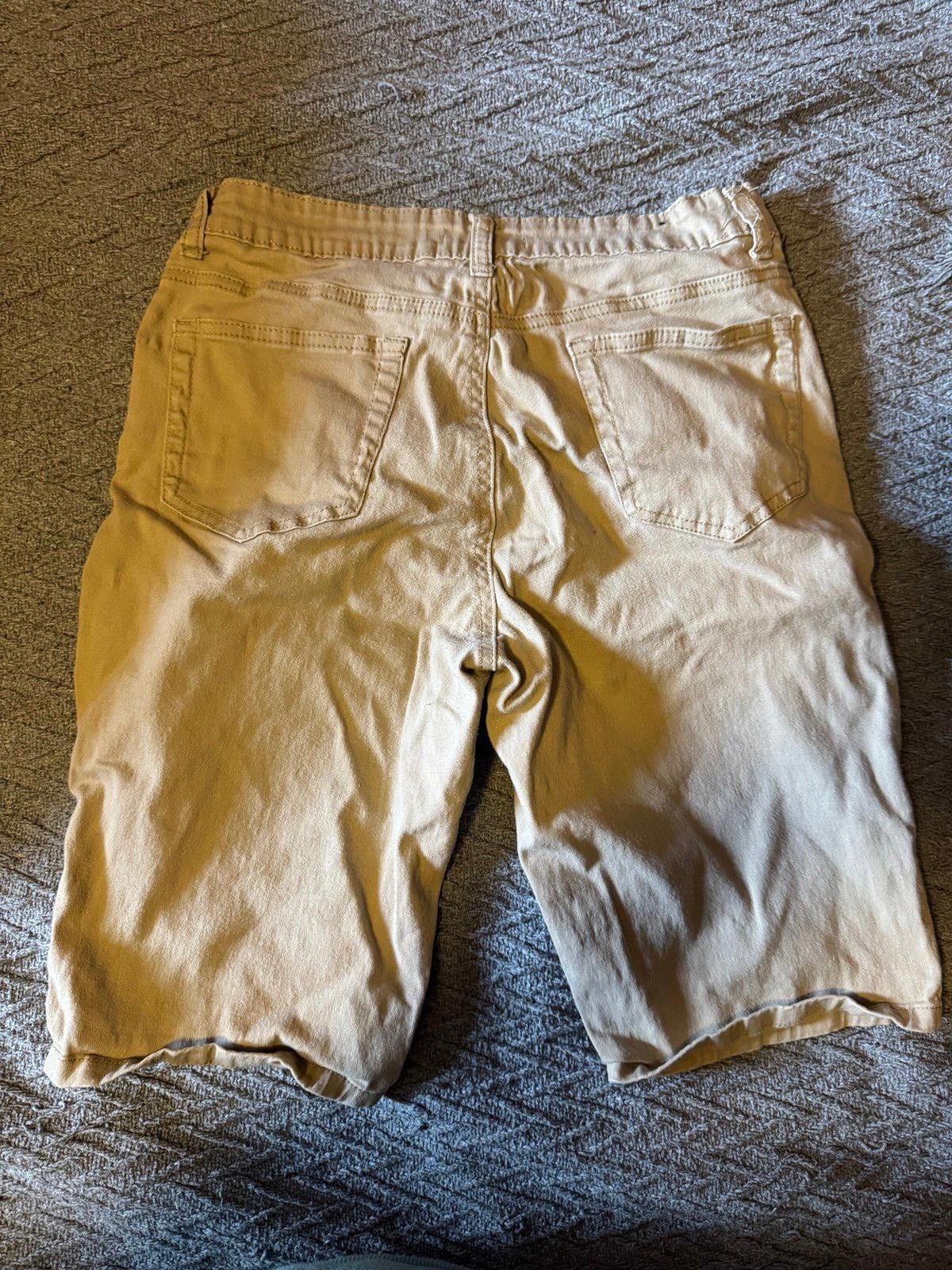 Designer Boy Size 14 Khaki Shorts Size US 26 / EU 42 - 2 Thumbnail
