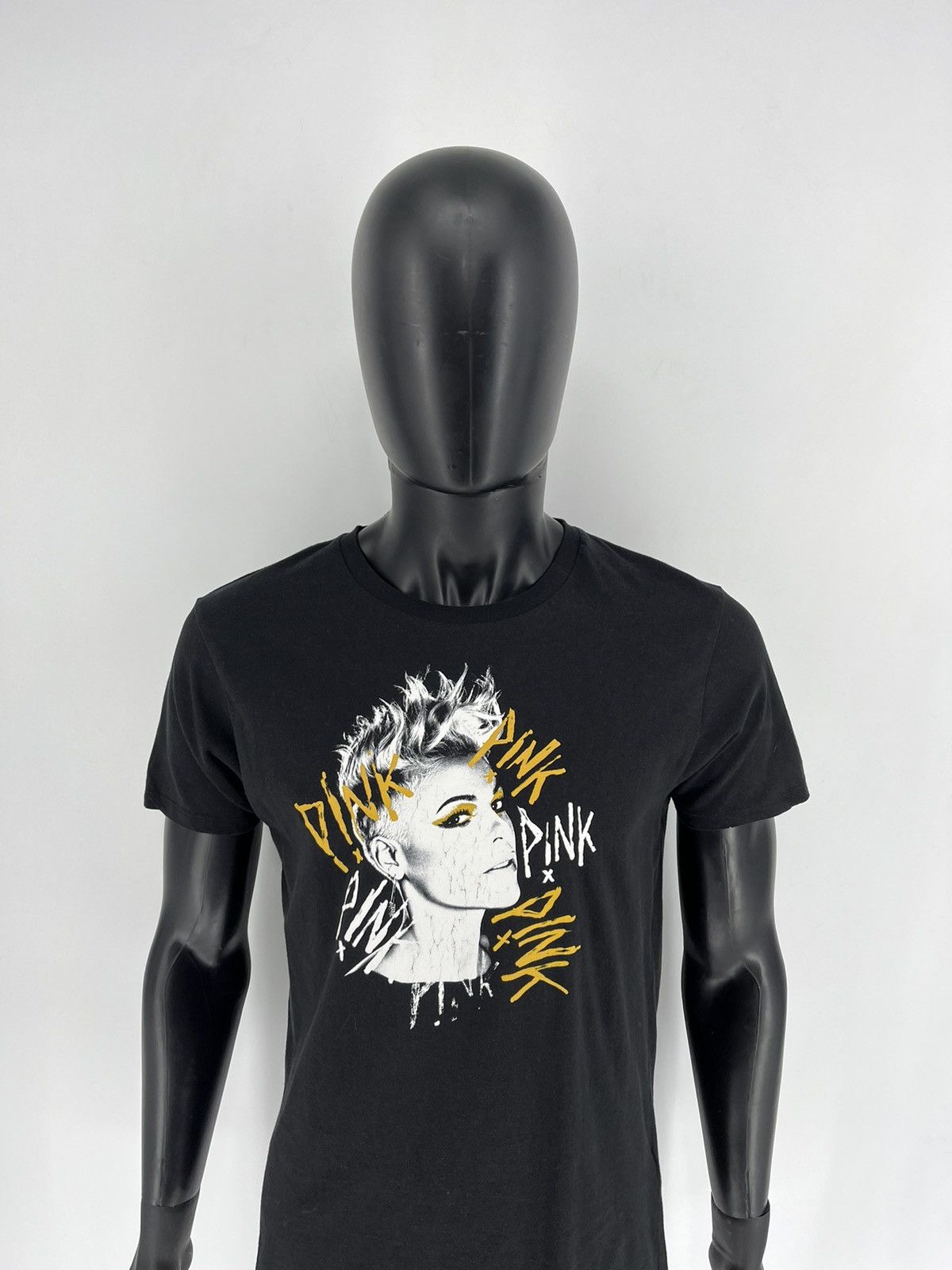 Band Tees Vintage Y2K Pink Fun House Tour American Singer Artist Tee Size US M / EU 48-50 / 2 - 5 Thumbnail