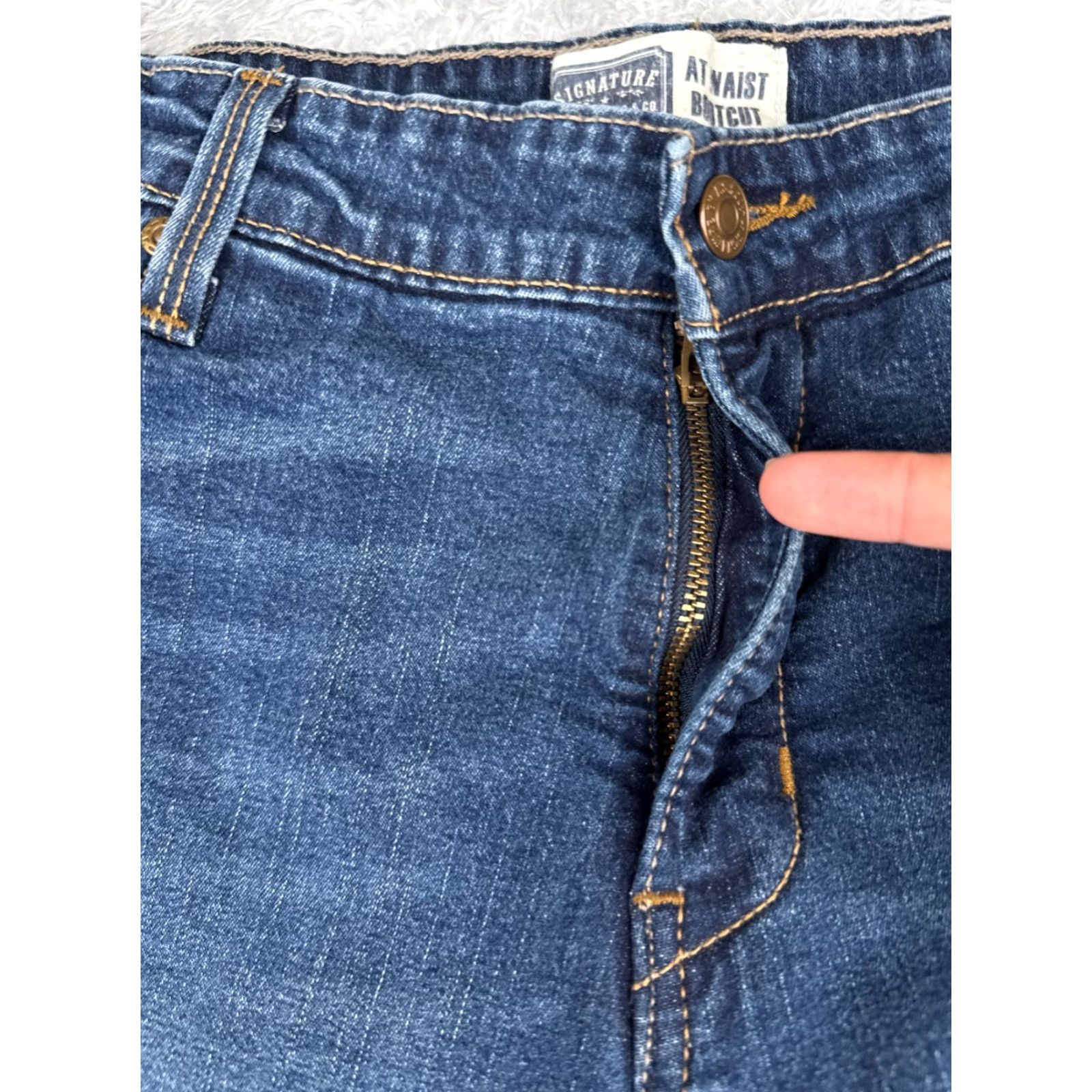 Levi's Levi's Jeans Women 16 Blue Denim Bootcut High Rise 32x33 Cotton Blend 5-Pocket Comfort Distressed Stretch Cotton Regular Vintage No N/A Size 38" / US 16 / IT 52 - 5 Thumbnail