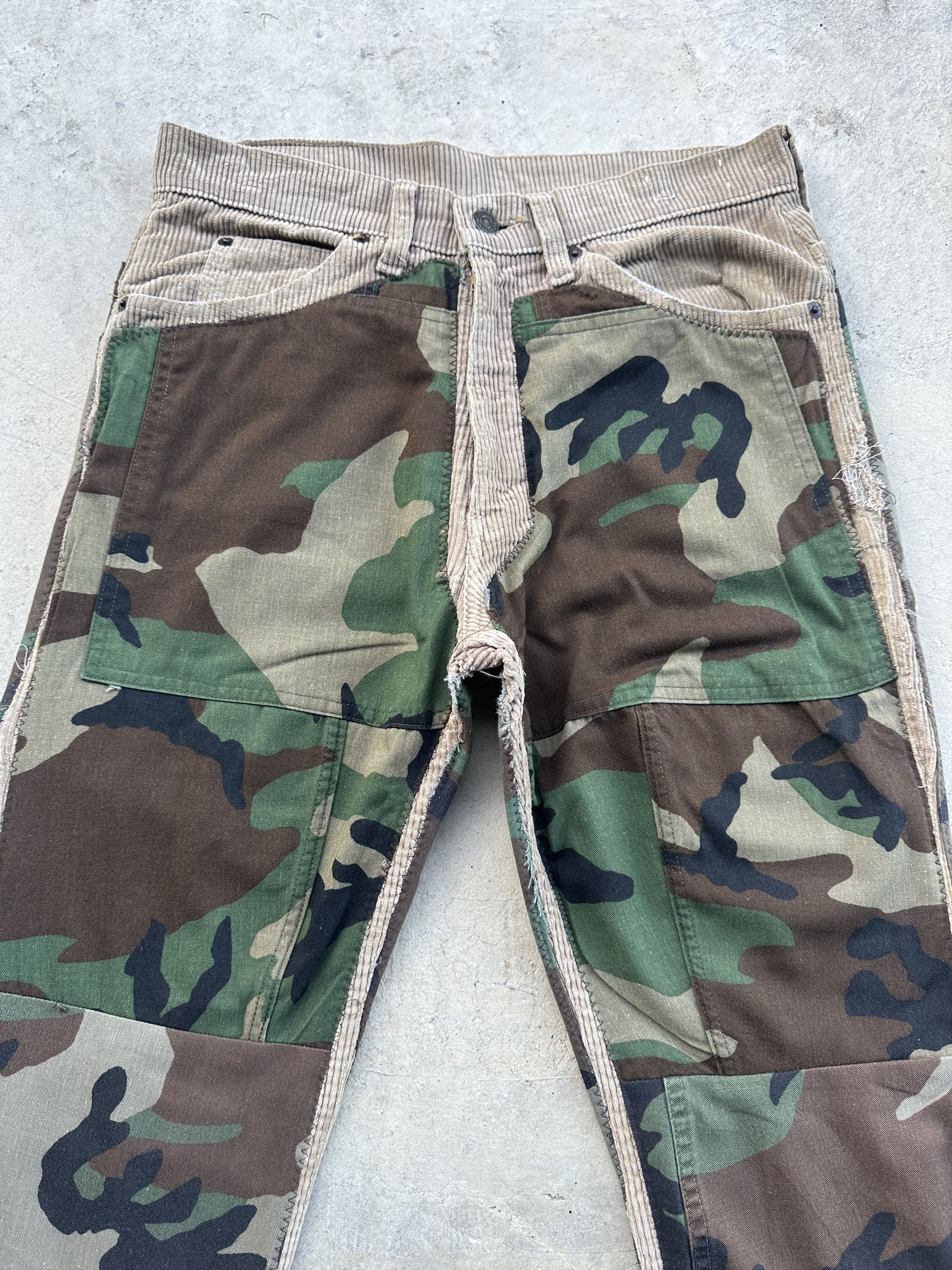 Levi's Vintage Levis 80s No 10 Reconstructed Woodland Camo Curduroy Size US 29 - 4 Thumbnail