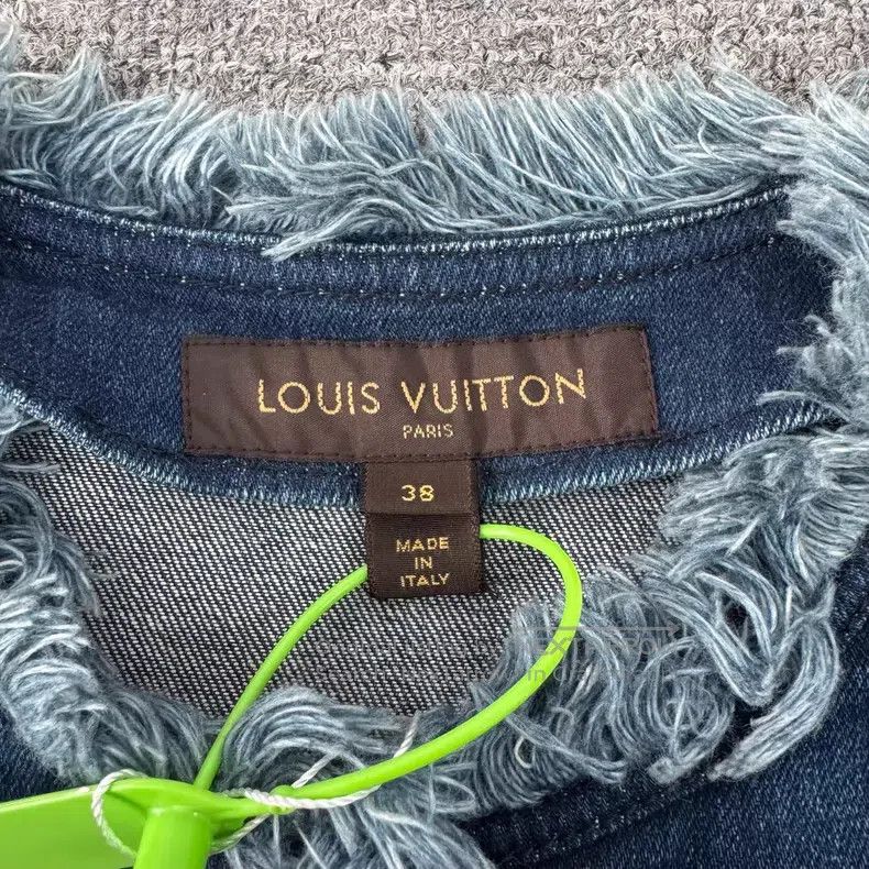 Louis Vuitton Louis Vuitton Show style fringed denim jacket Size XS / US 0-2 / IT 36-38 - 5 Thumbnail