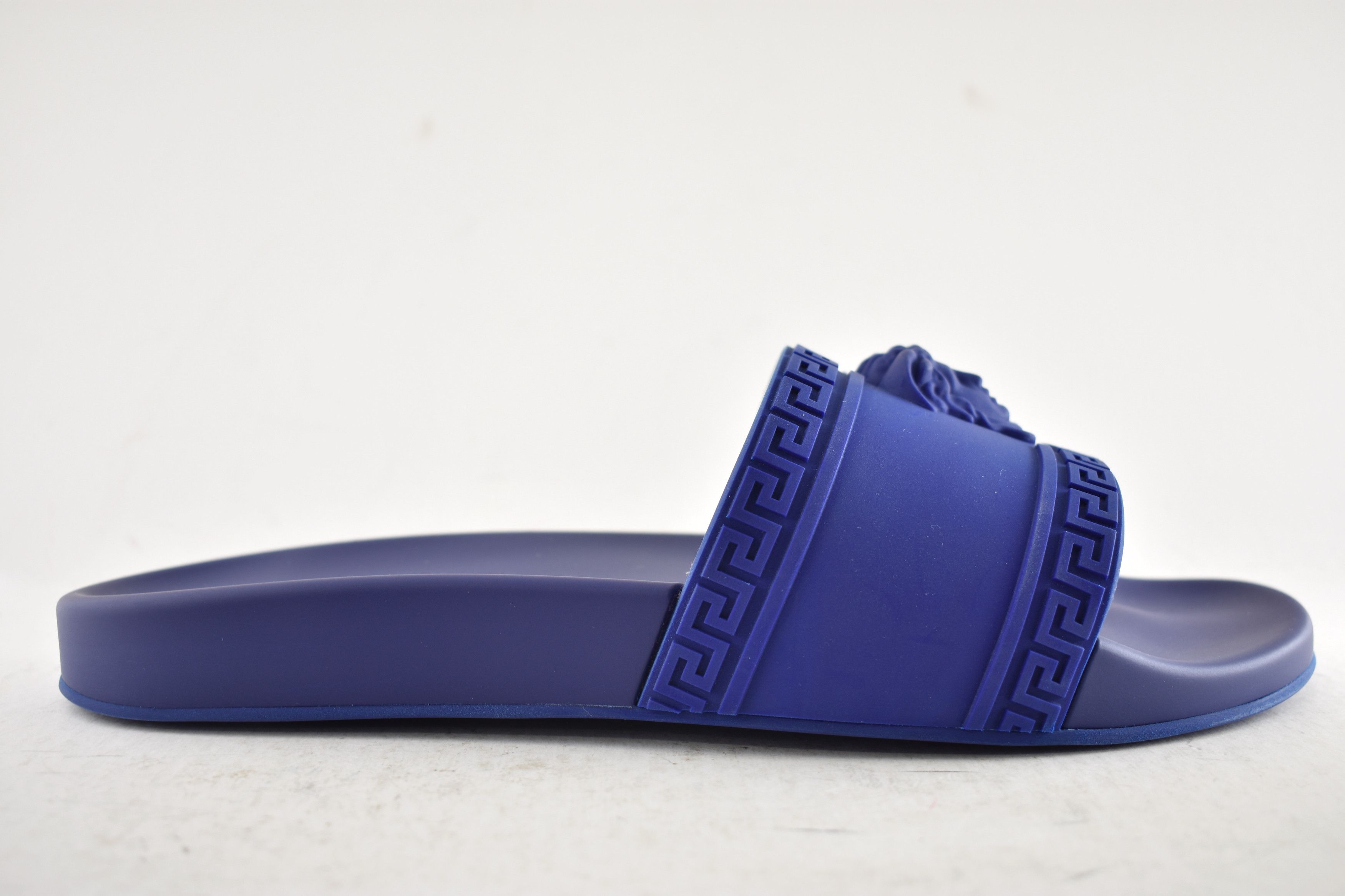 Versace Medusa Rubber Logo Slide Pool Sandal Flip Flop Flat 44 11 Size US 11 / EU 44 - 2 Thumbnail