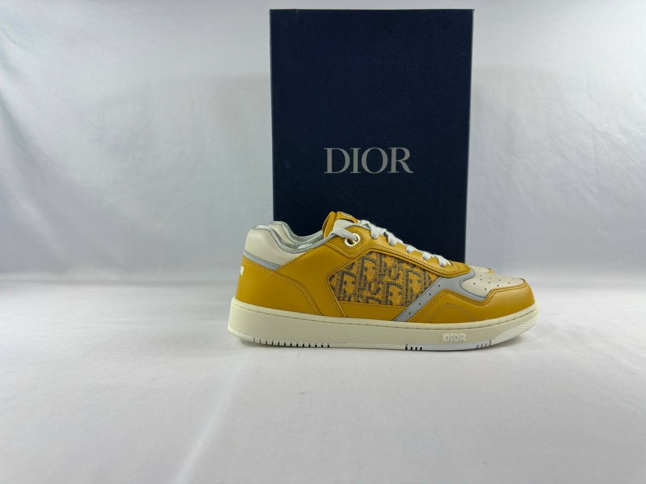 Dior Dior B27 Low 'Dior Oblique' Gold-Tone White Grey Size US 11 / EU 44 - 1 Thumbnail