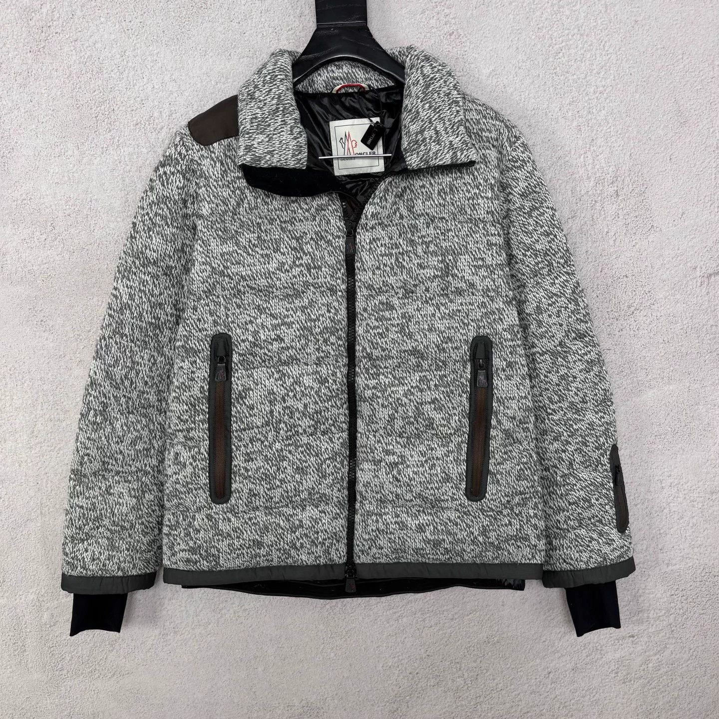Moncler Moncler gray knit ski down jacket size 3 Size L / US 10 / IT 46 - 1 Thumbnail