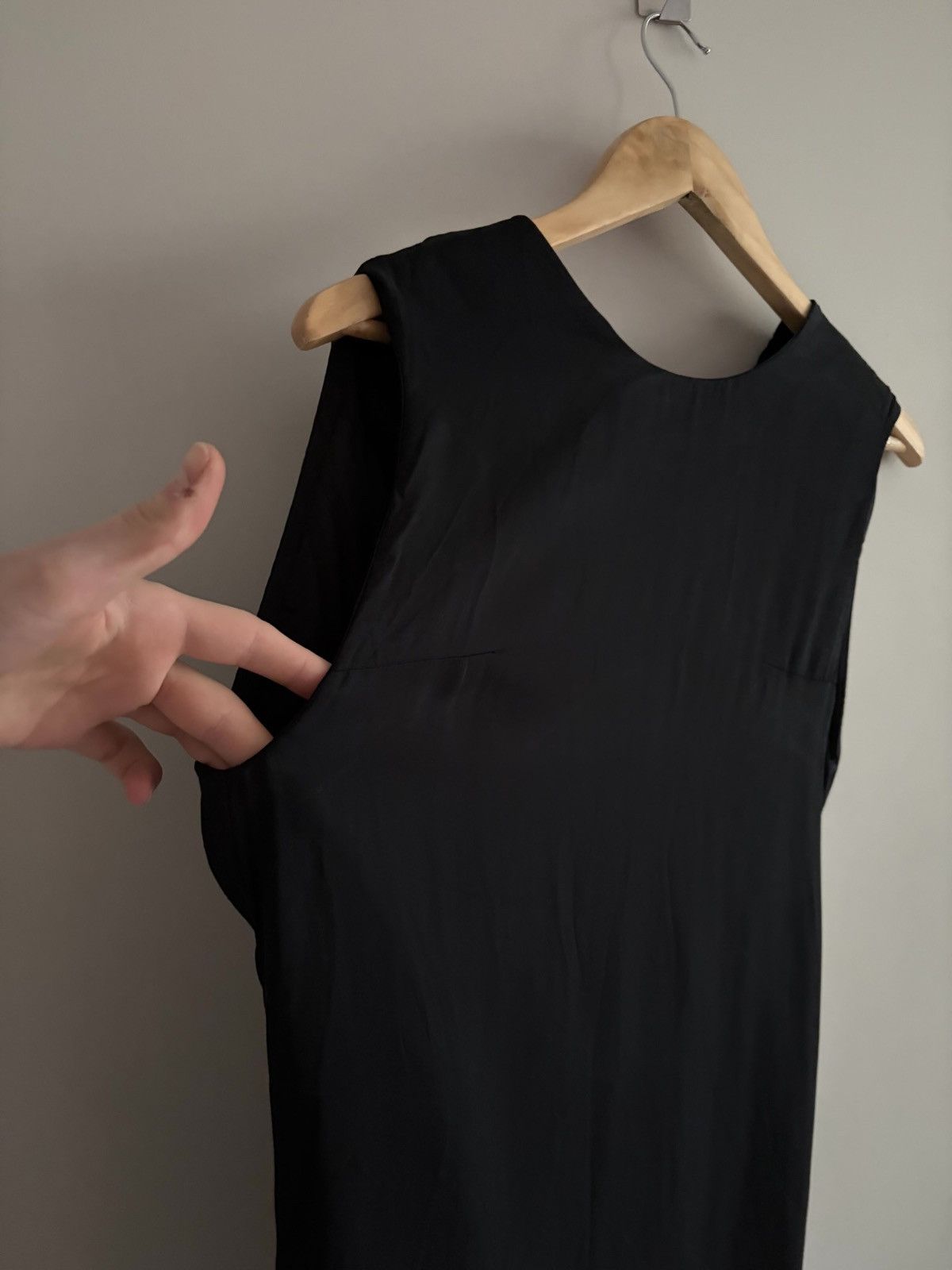 Acne Studios Acne Studios Black Silk Viscose Sleeveless Midi Dress Size XXS / US 00 / IT 34 - 2 Thumbnail