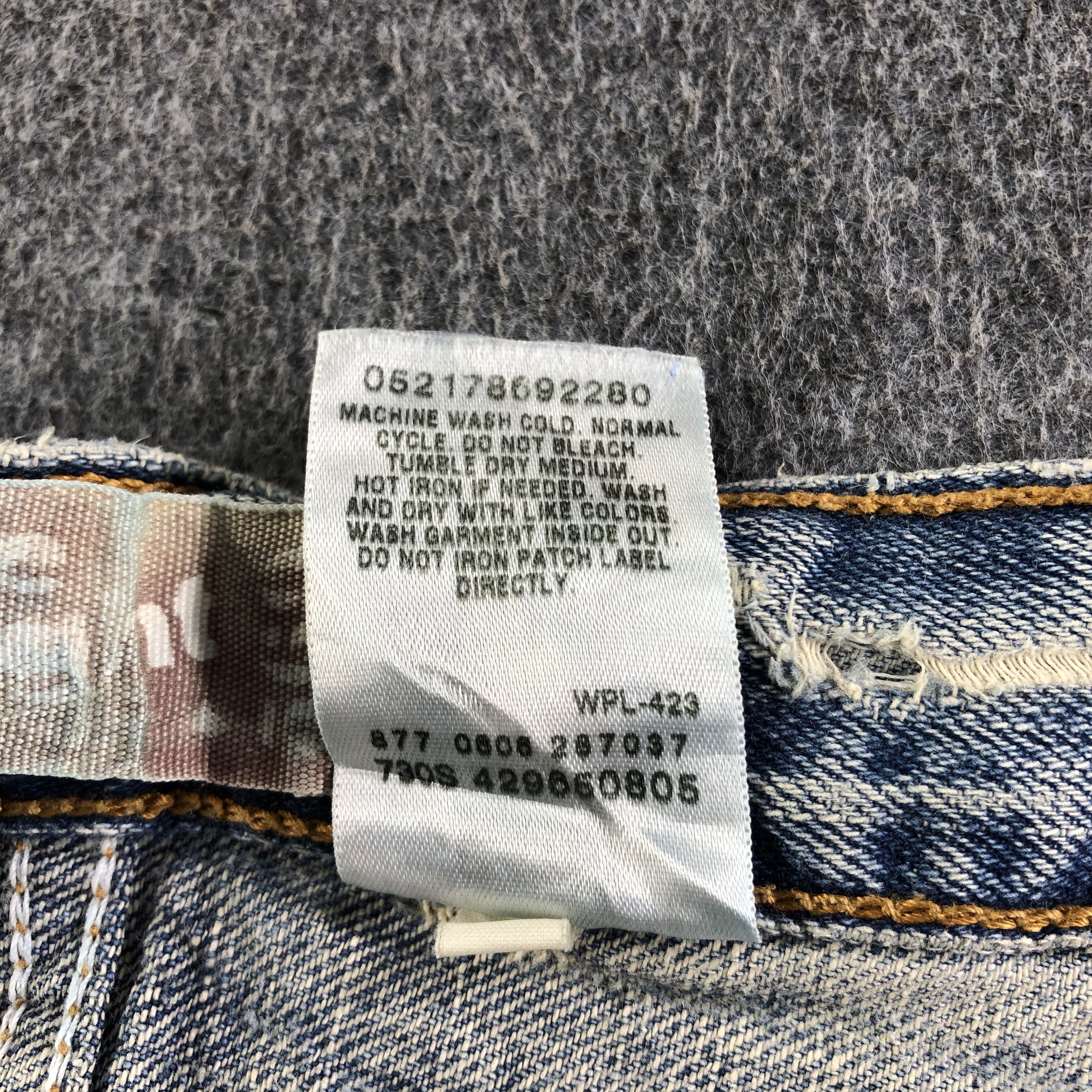 Levi's Vintage Levis 569 Jeans-J4259 Size US 35 - 13 Thumbnail