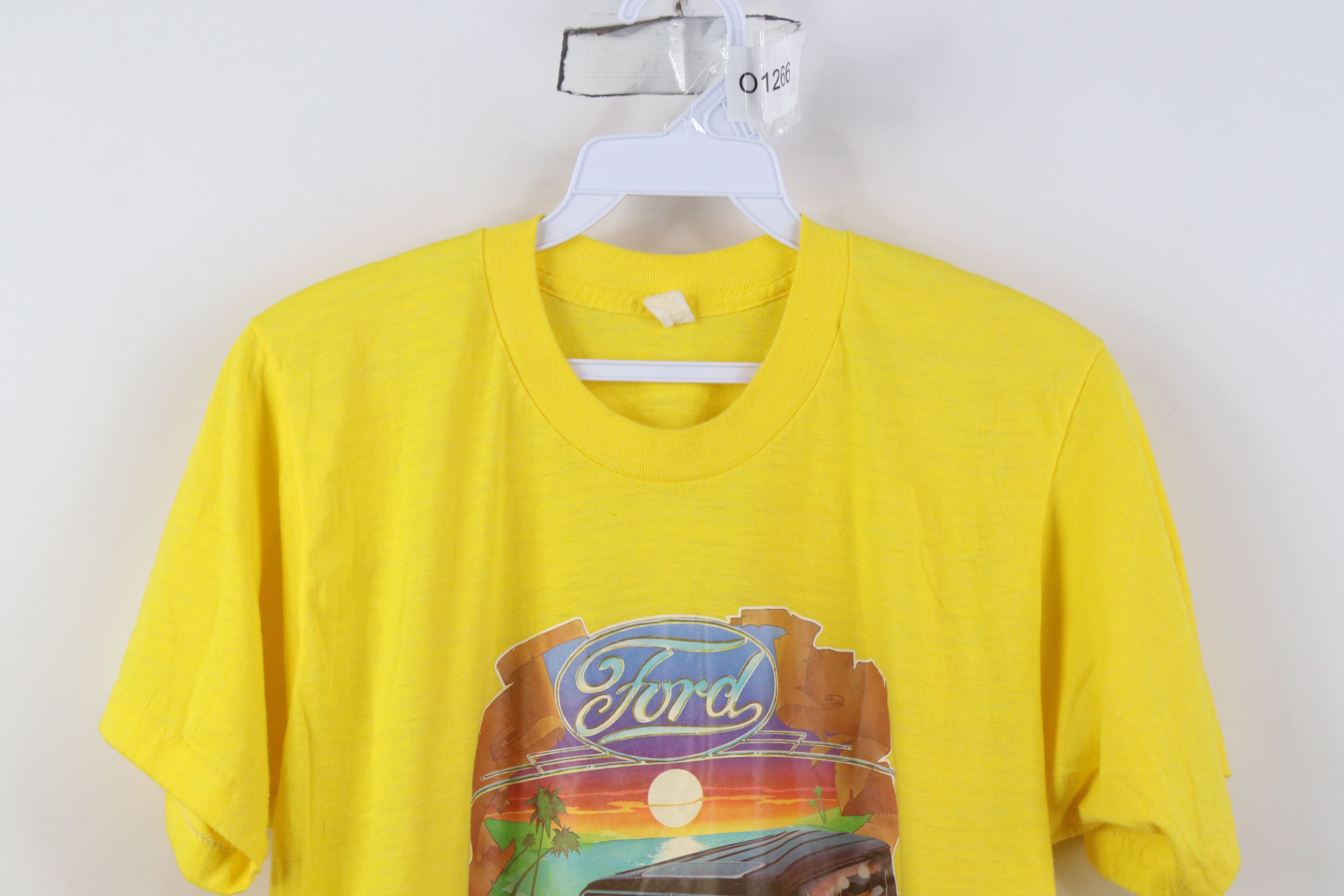 Vintage Vintage 70s Ford Motor Co Econoline Van Beach Sunset T-Shirt Size US M / EU 48-50 / 2 - 2 Thumbnail