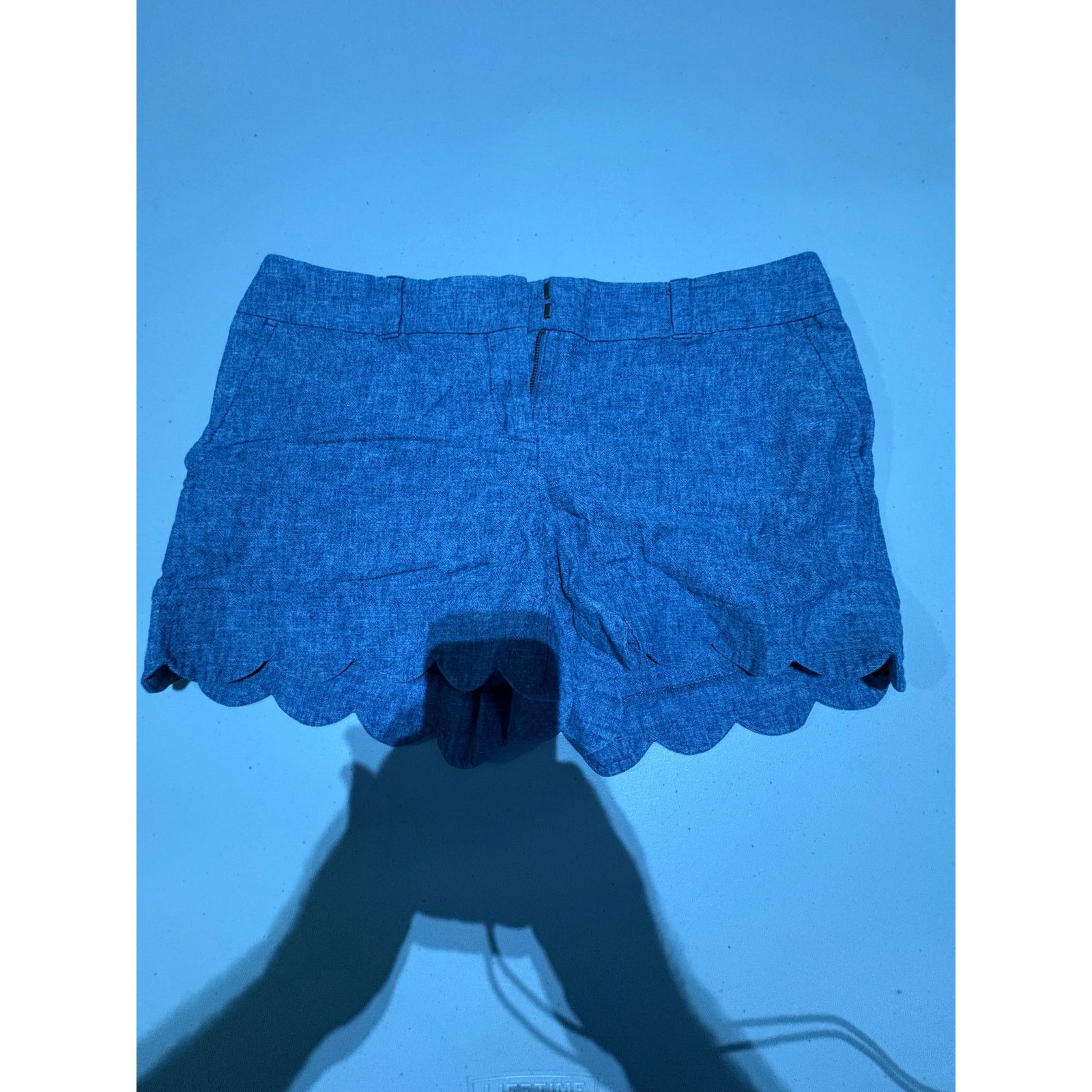 Loft LOFT Outlet Women’s Scalloped Chambray Shorts Blue Size 4 Size 27" / US 4 / IT 40 - 2 Thumbnail