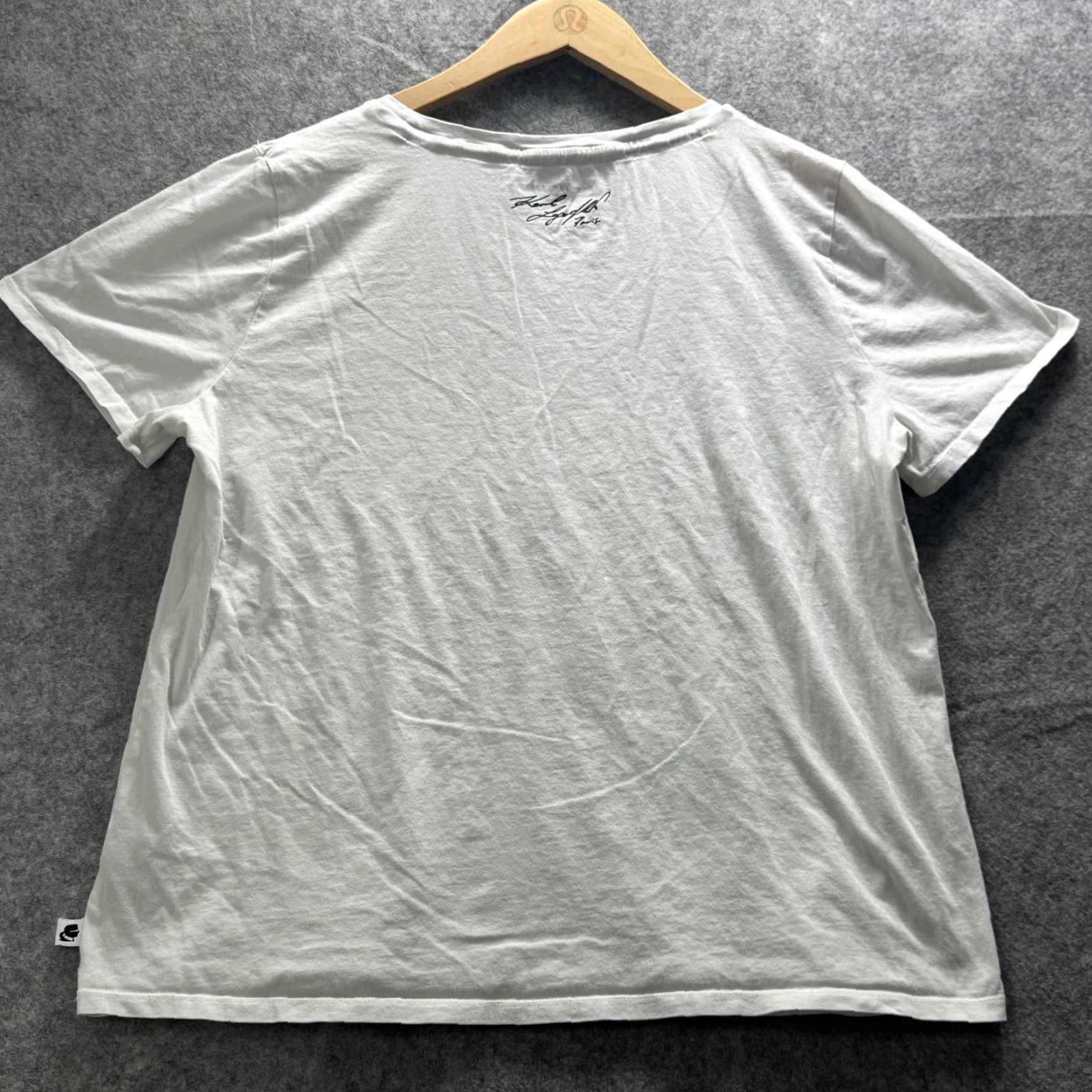 Karl Lagerfeld VINTAGE: No — Karl Lagerfeld Shirt Womens Large White Rhinestone Sunglasses Paris Graphic Tee Size L / US 10 / IT 46 - 7 Thumbnail