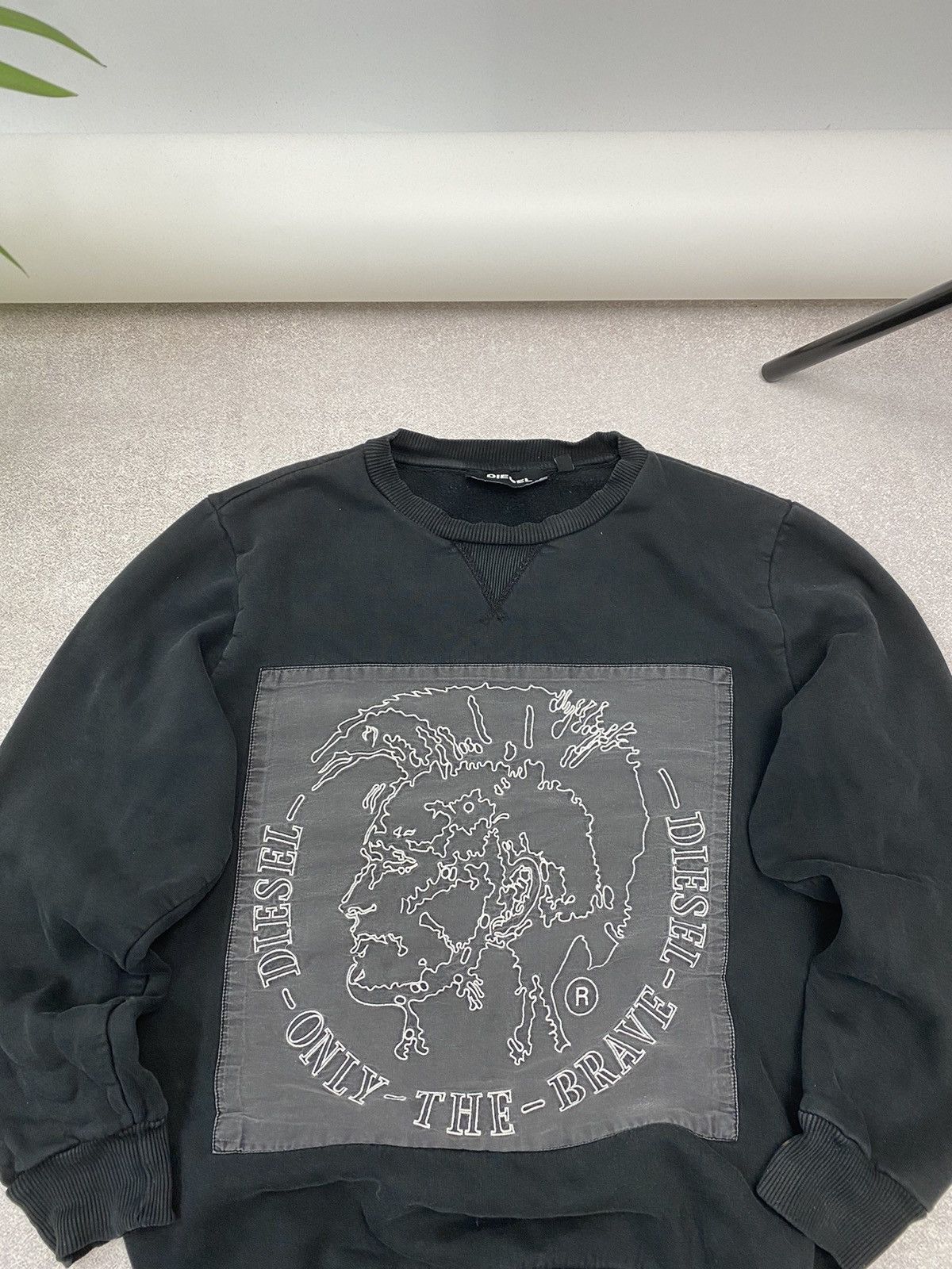 Diesel Vintage Diesel distressed Y2K square logo sweatshirt Size US S / EU 44-46 / 1 - 5 Thumbnail