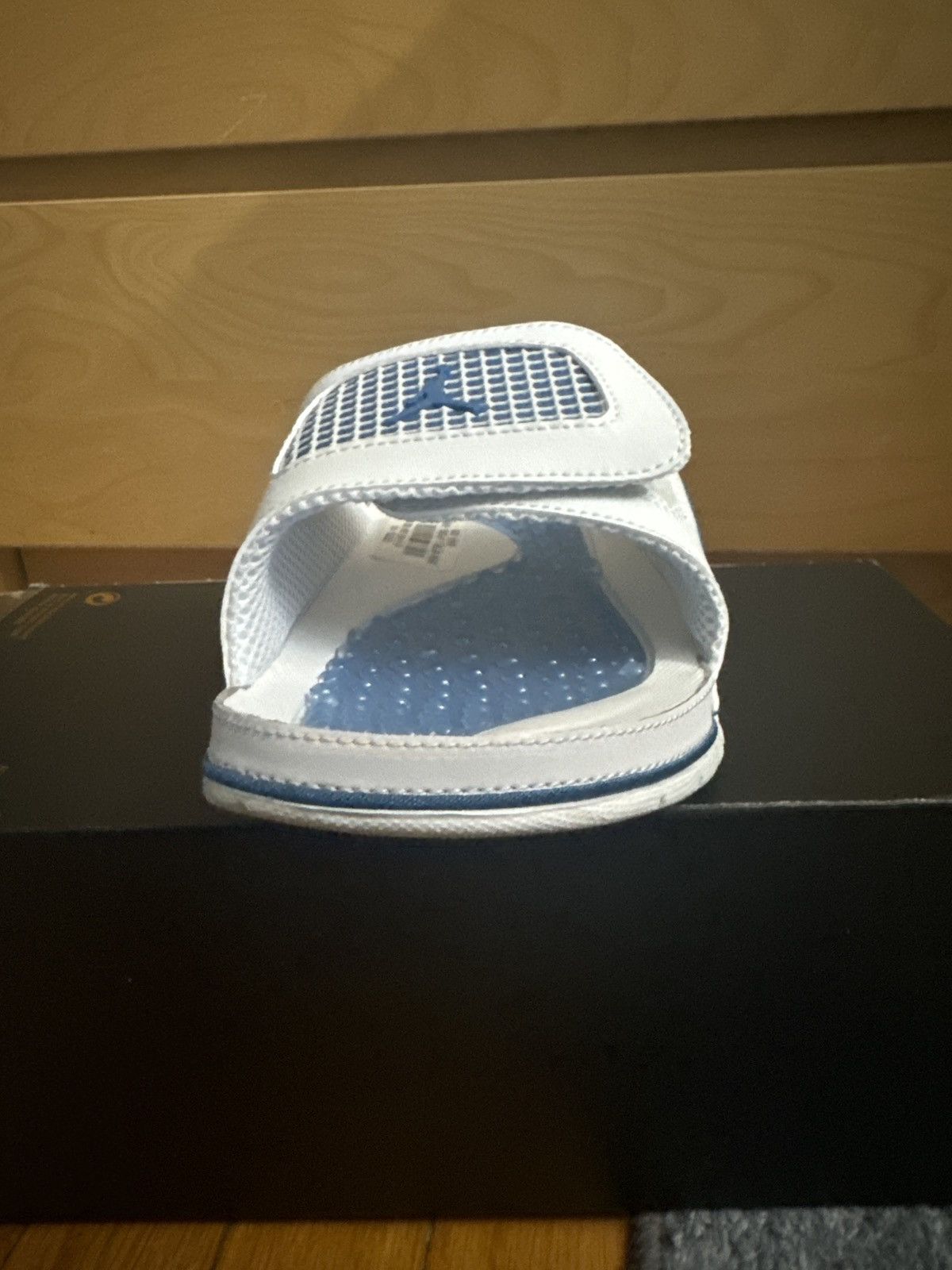 Jordan Brand Jordan hydro slides Size US 9 / EU 42 - 2 Thumbnail