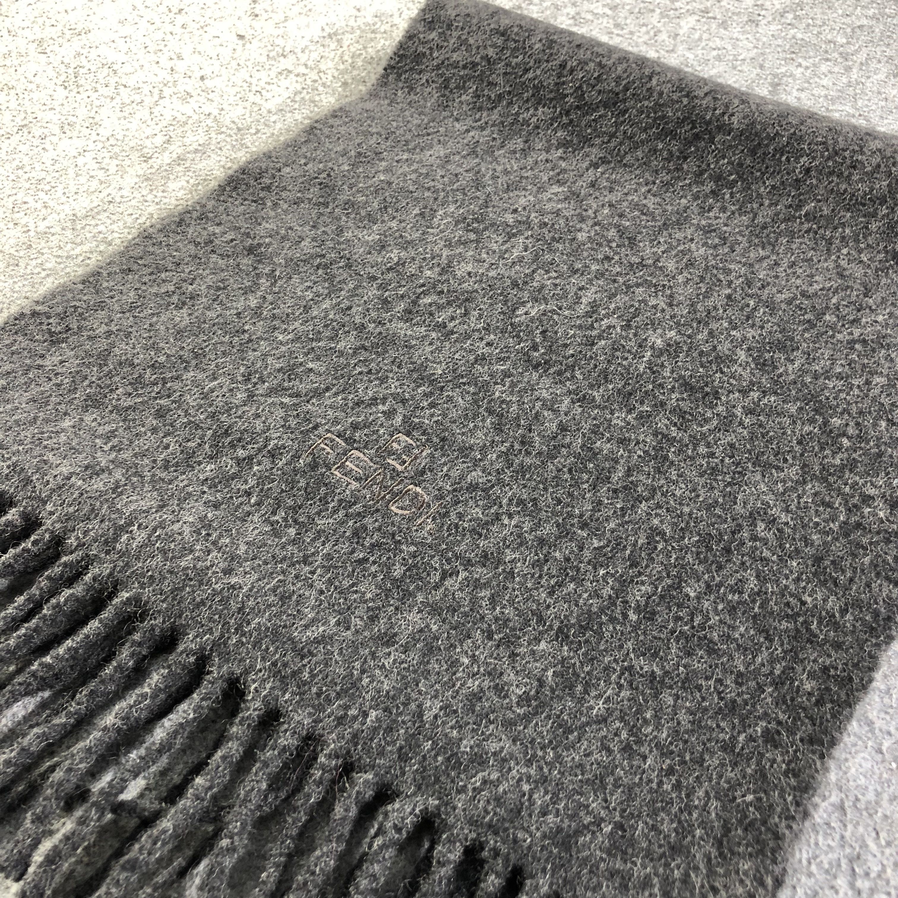Japanese Brand Fendi Plain Grey Wool Scarf Muffler V1328 Size ONE SIZE - 3 Thumbnail