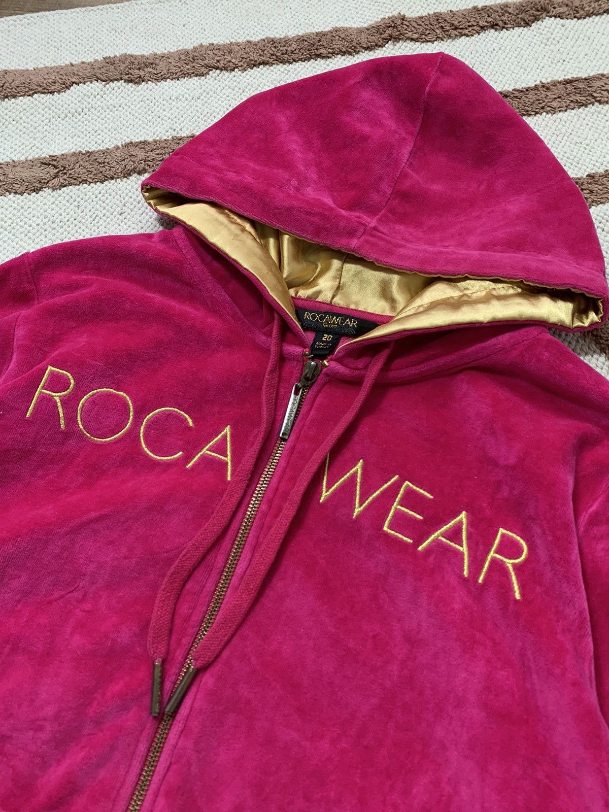 Rocawear VINTAGE ROCA WEAR RAP STYLE VELOUR ZIP UP HOODIE Size M / US 6-8 / IT 42-44 - 7 Thumbnail