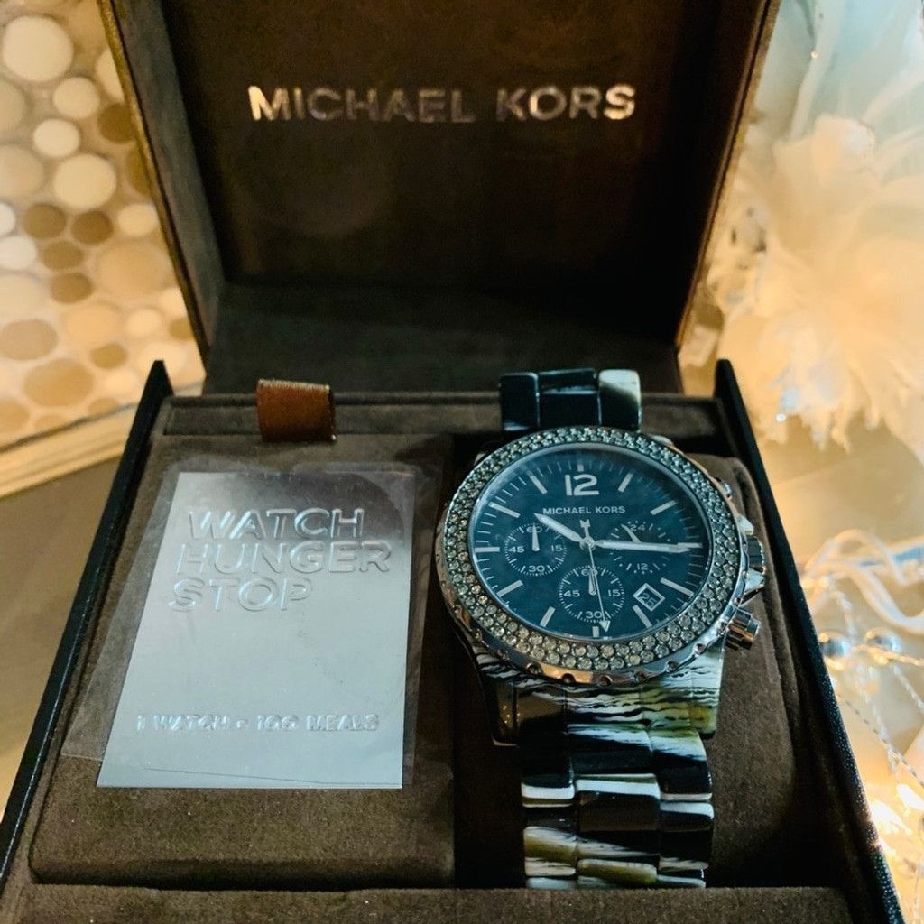 Michael Kors Michael Kors Black w brown Watch like new in box Size ONE SIZE - 2 Thumbnail